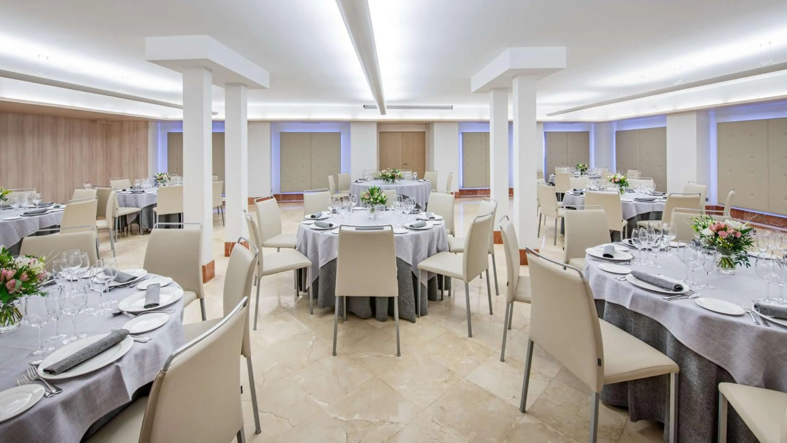 Meeting/conference room in NH Collection Cáceres Palacio de Oquendo