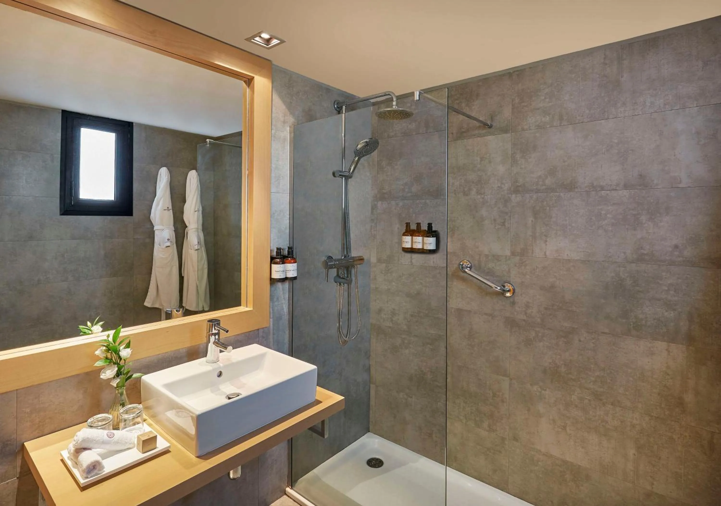 Bathroom in NH Collection Cáceres Palacio de Oquendo