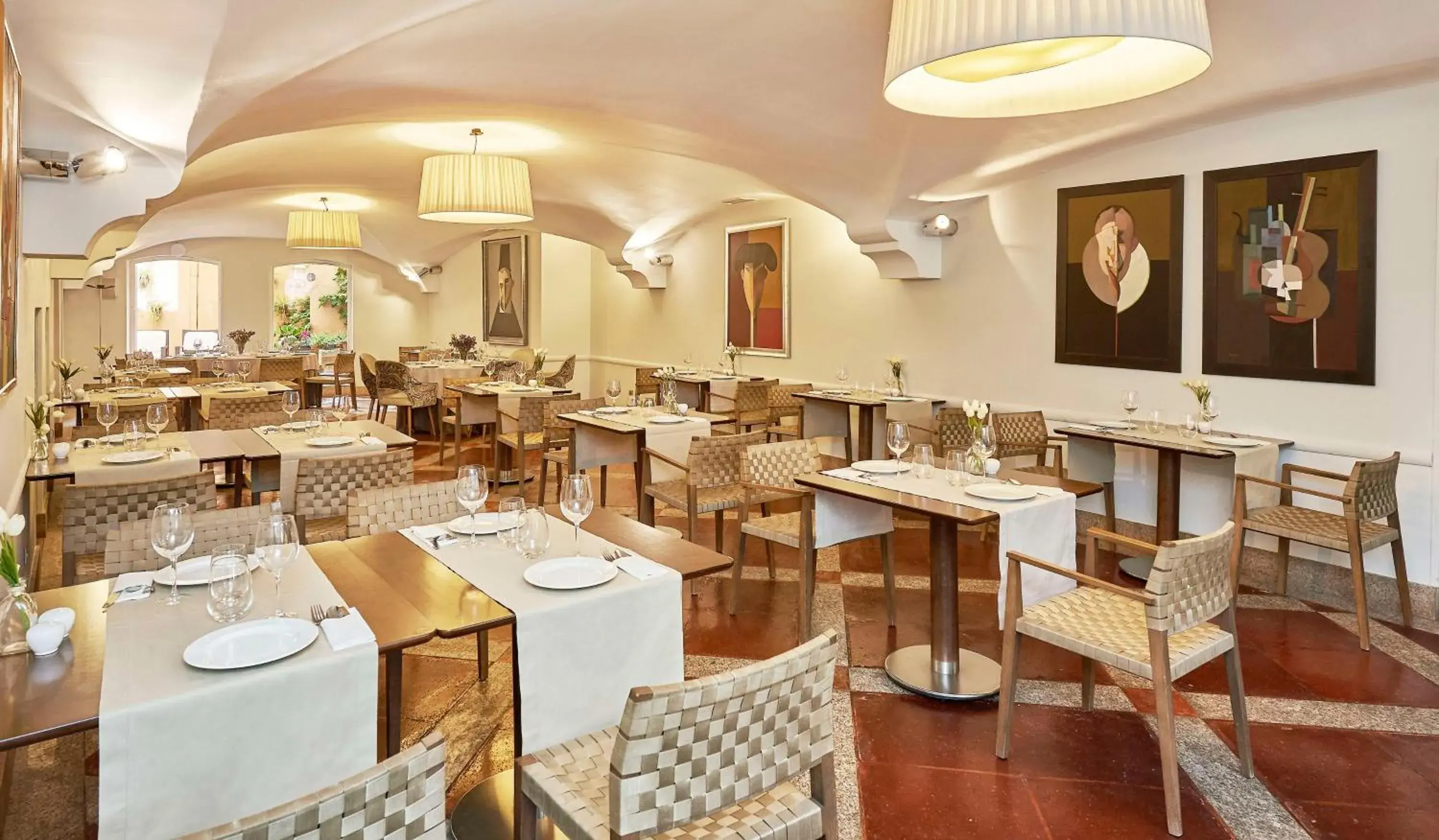 Restaurant/places to eat in NH Collection Cáceres Palacio de Oquendo Restaurant/places to eat in NH Collection Cáceres Palacio de Oquendo