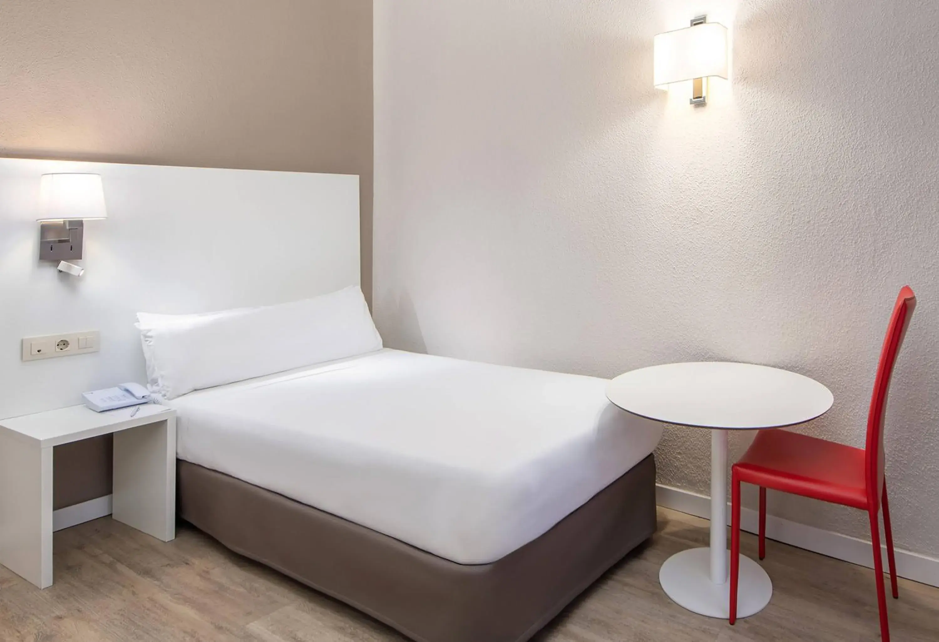 Bed in Hotel Madrid Gran Vía 25 Affiliated by Meliá Bed in Hotel Madrid Gran Vía 25 Affiliated by Meliá