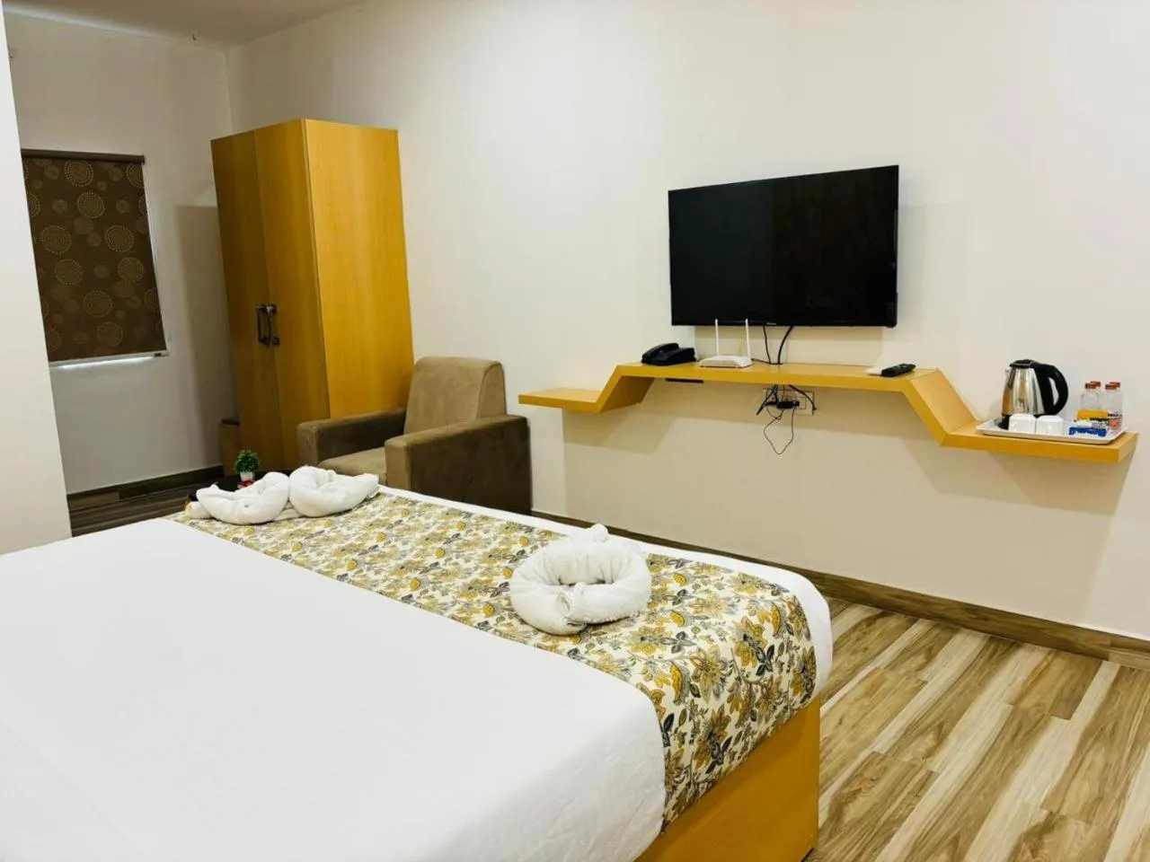 Communal lounge/ TV room, Bed in Hotel Park Airport Zone Hyderabad