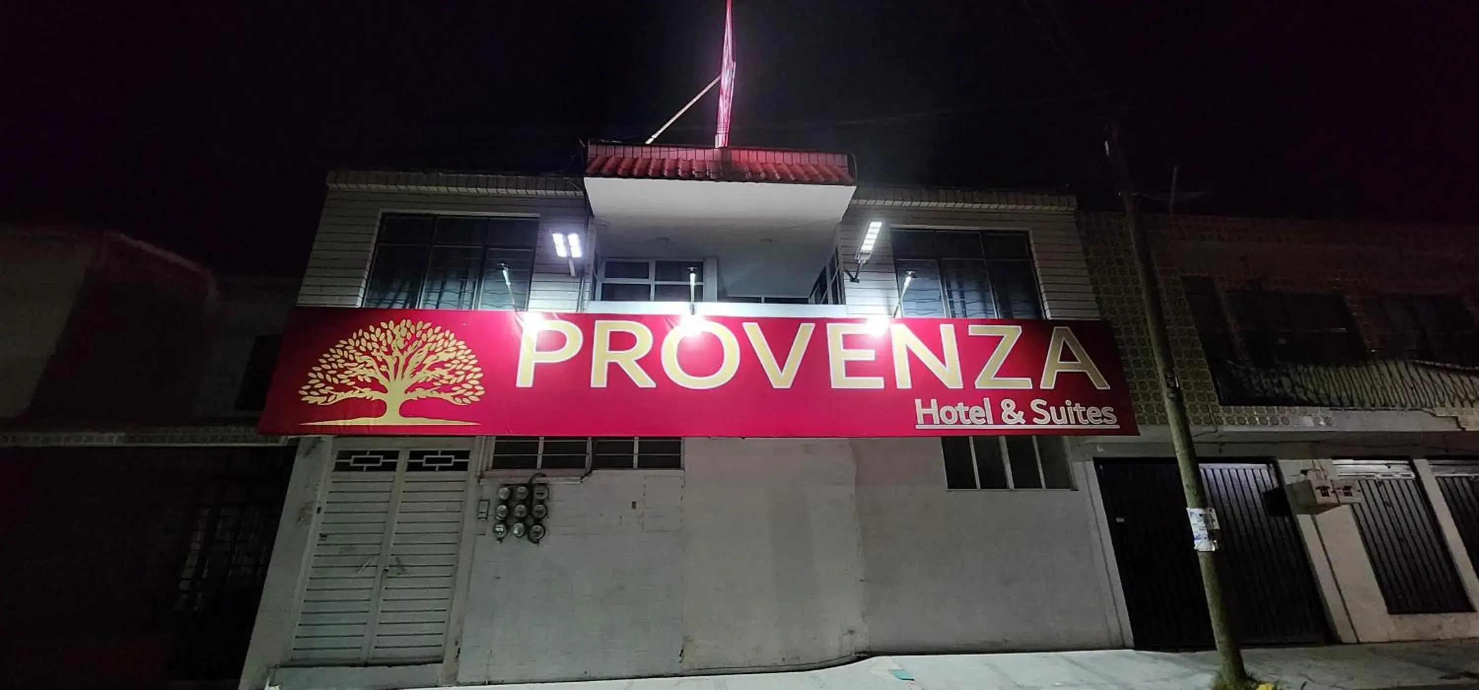 PROVENZA HOTEL & SUiTES PROVENZA HOTEL & SUiTES