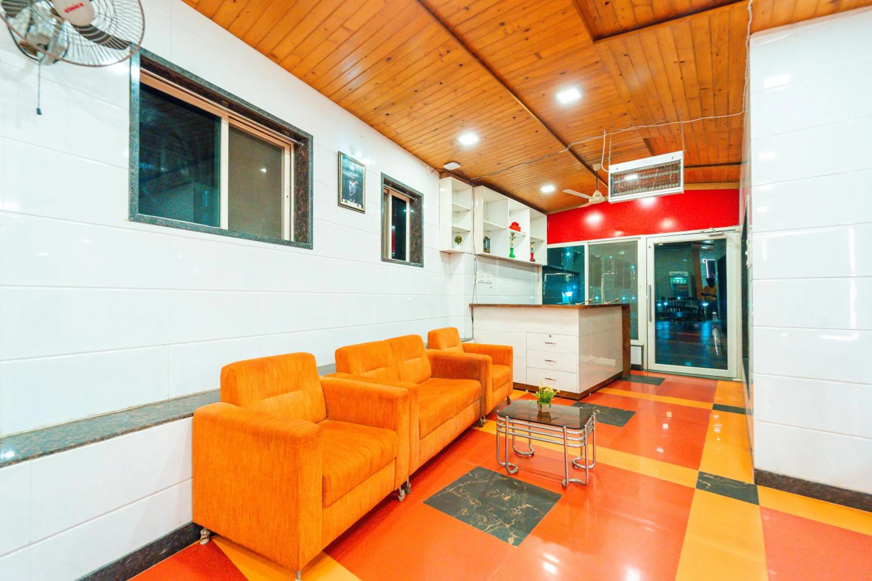 Restaurant/places to eat in Treebo Raval Resort with Valley View