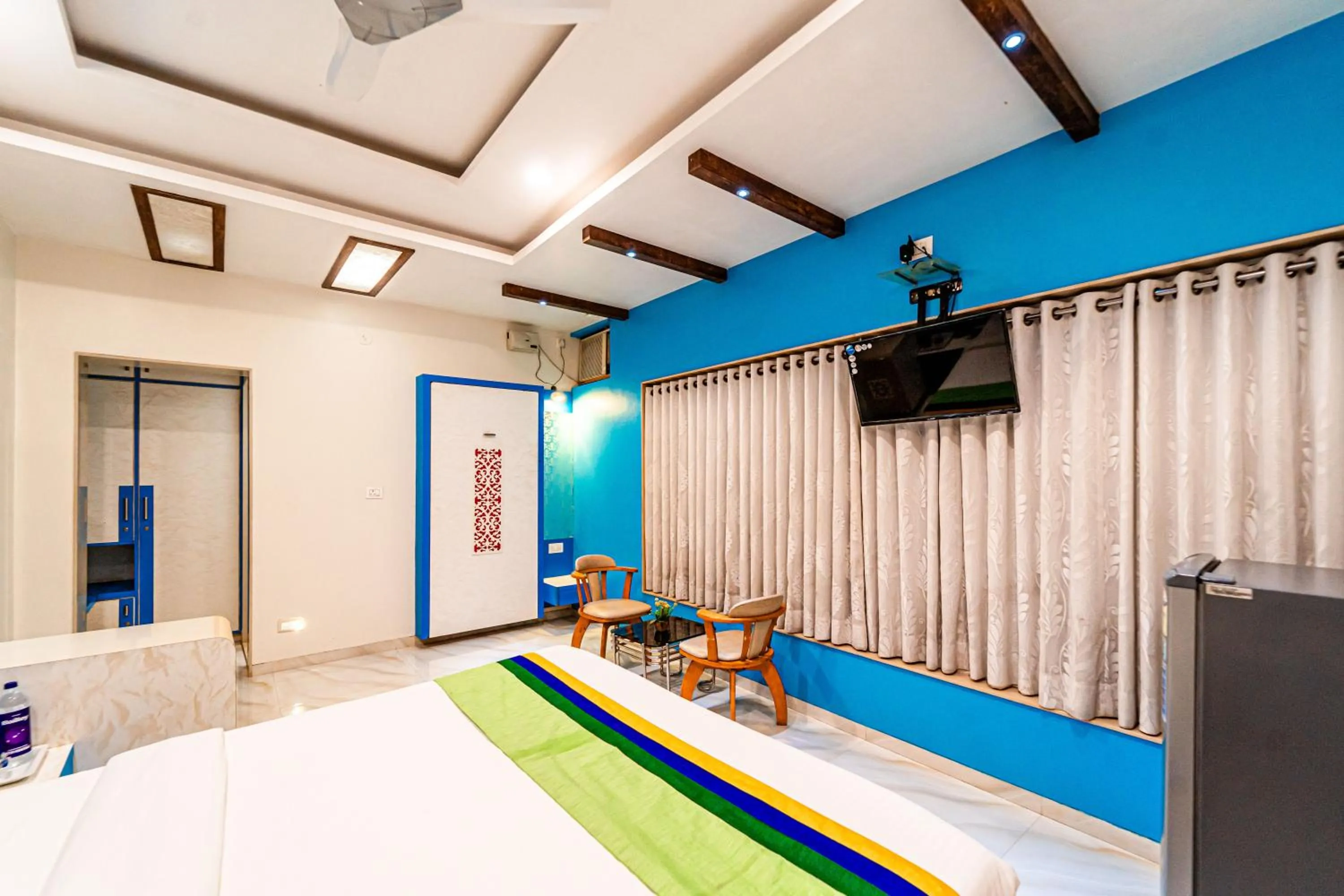 Bedroom in Treebo Raval Resort with Valley View