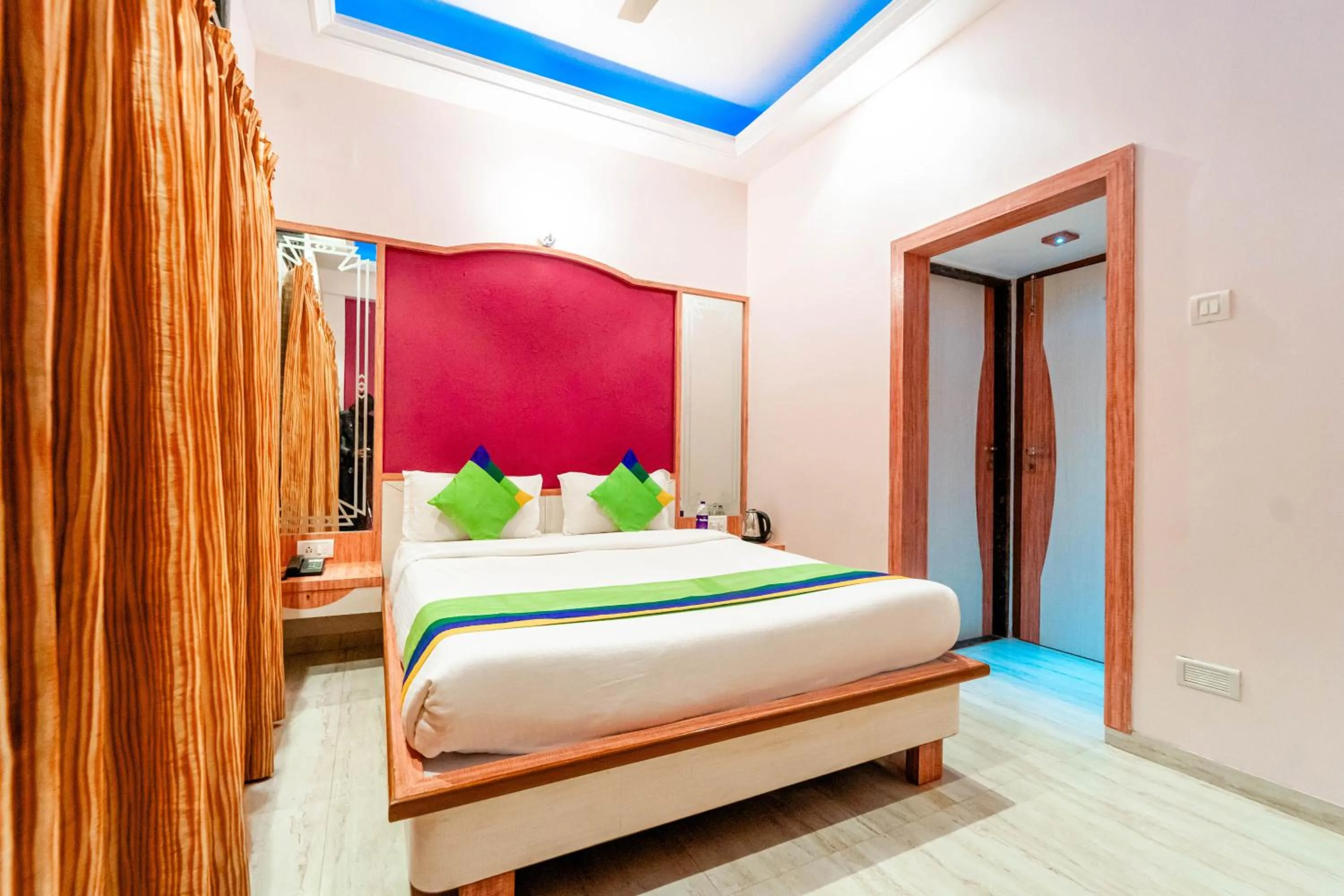 Bedroom in Treebo Raval Resort with Valley View