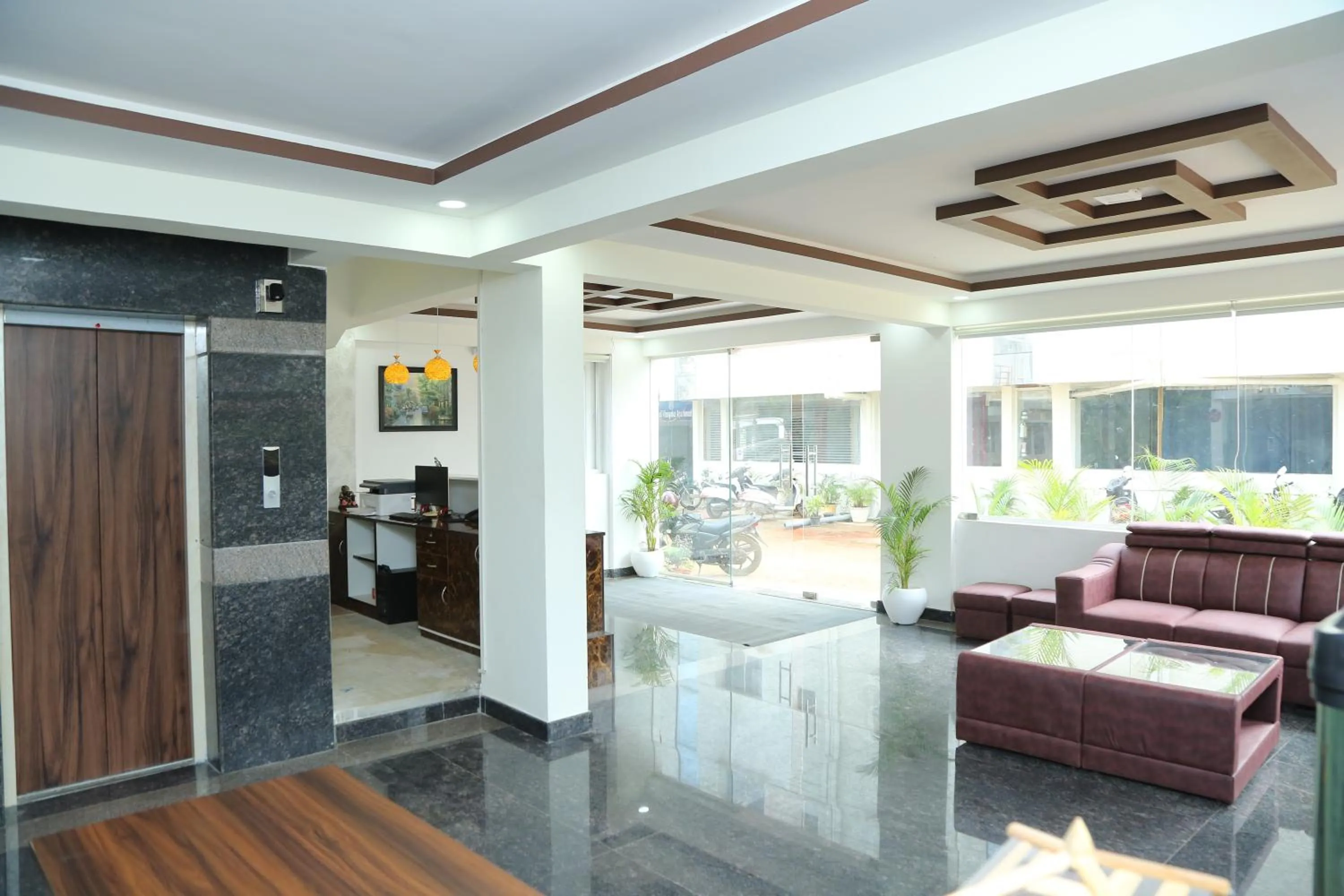 Living room in Hotel Bangalore Airport Inn, Near kempegowda Airport, Airport Pickup & Drop Available 24X7