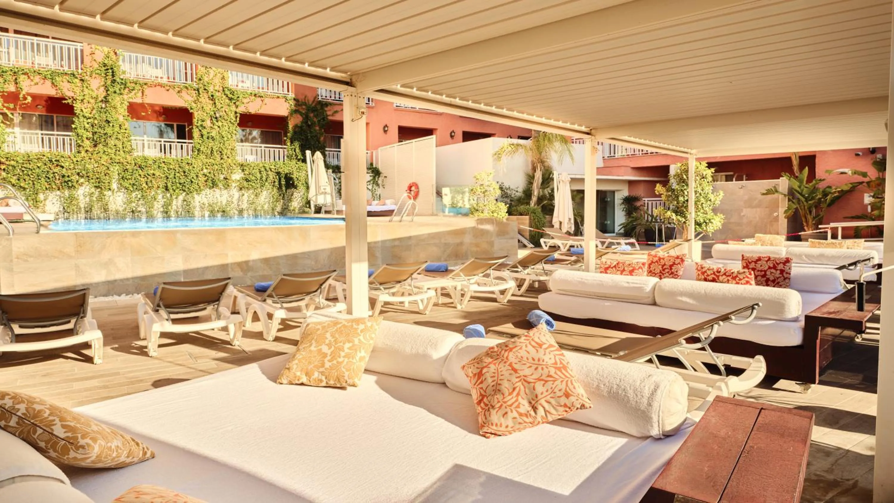 Swimming pool in Fénix Torremolinos - Adults Only Recommended