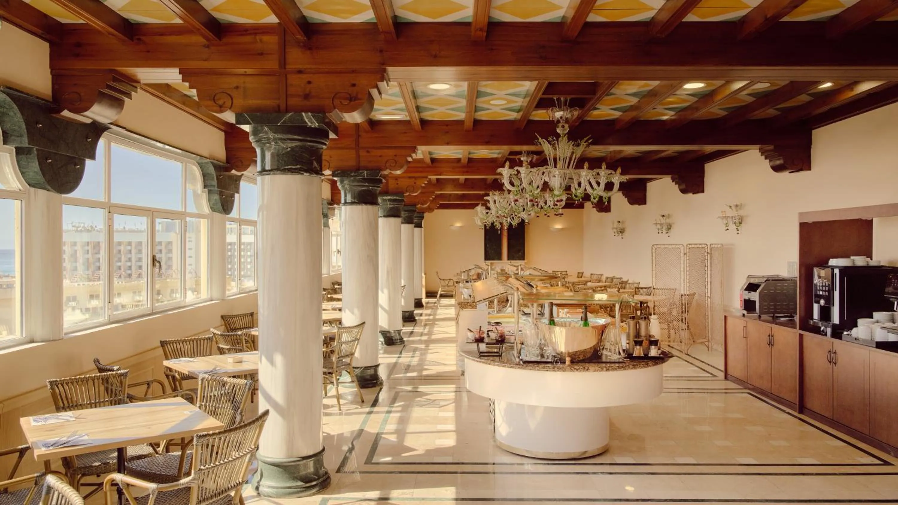 Restaurant/places to eat in Fénix Torremolinos - Adults Only Recommended