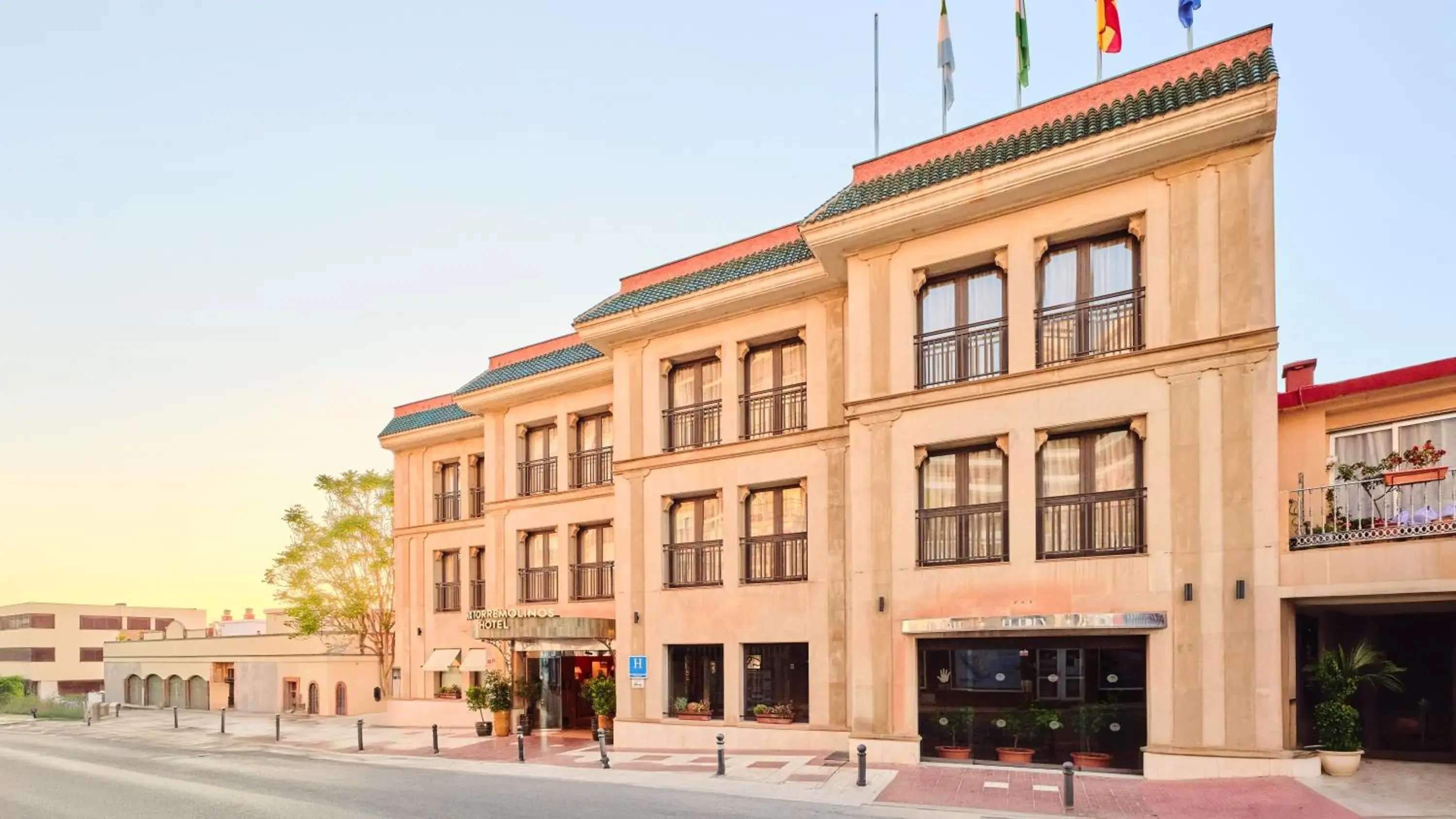 Property building in Fénix Torremolinos - Adults Only Recommended Property building in Fénix Torremolinos - Adults Only Recommended