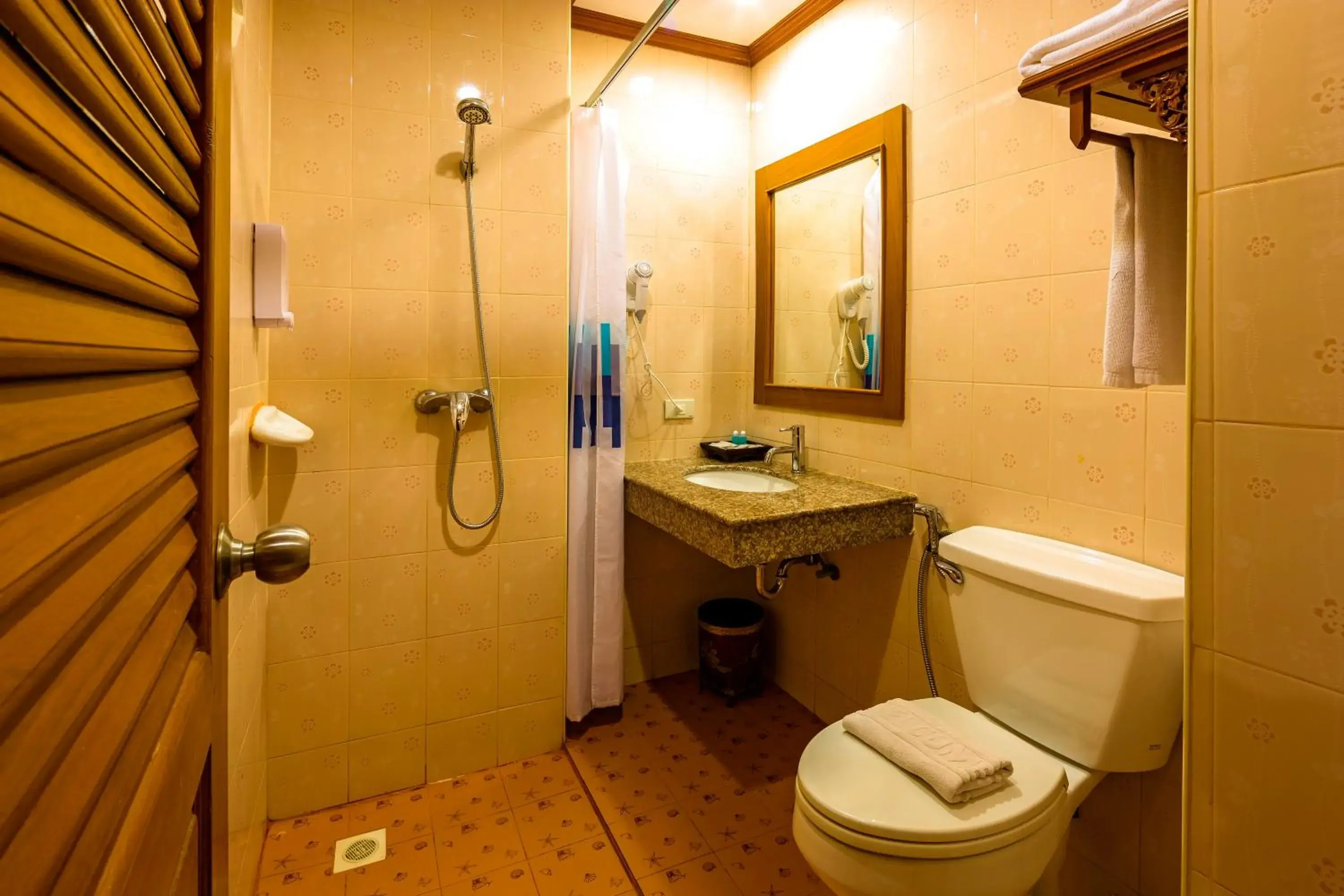 Shower in Patong Heaven Shower in Patong Heaven