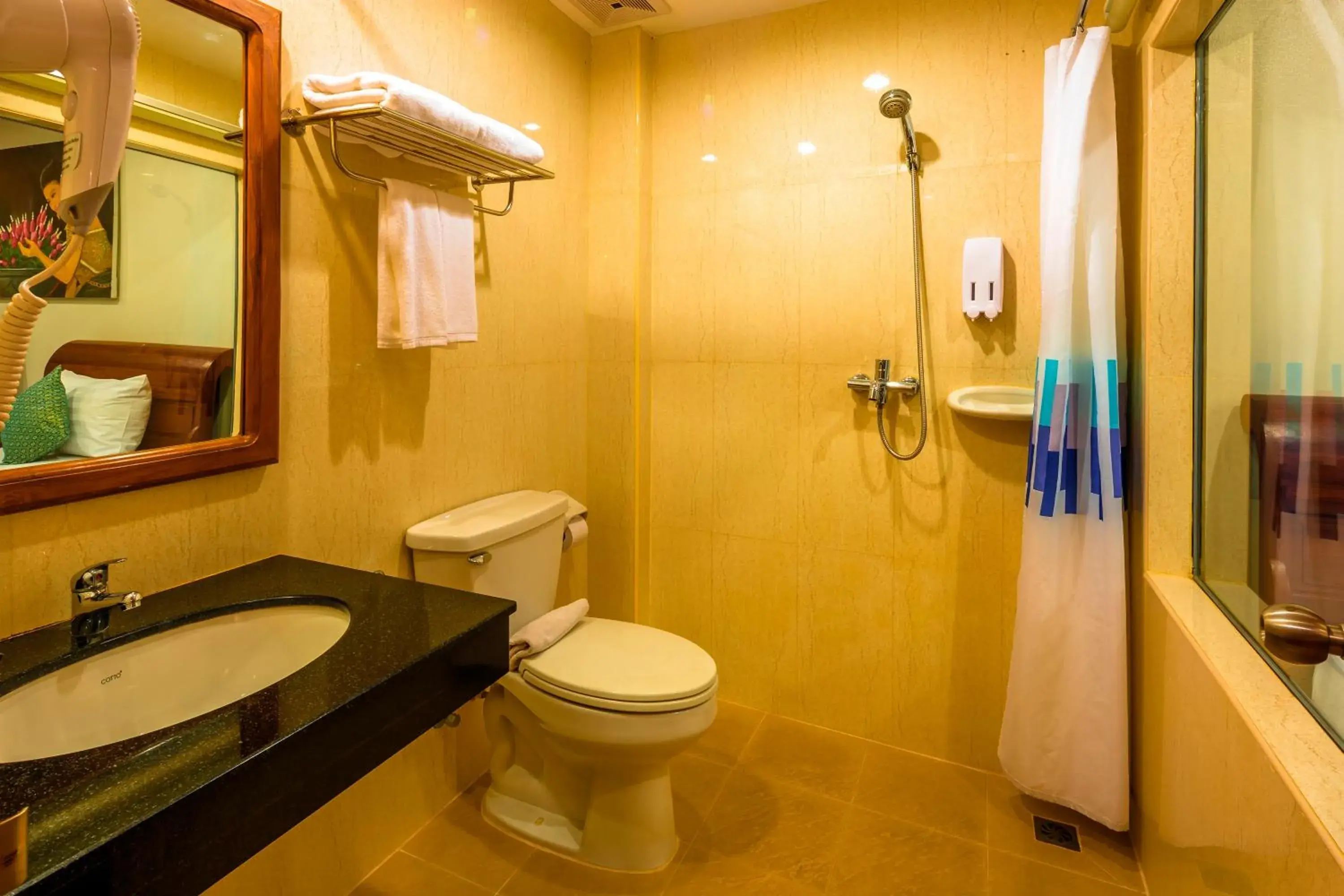 Shower in Patong Heaven Shower in Patong Heaven