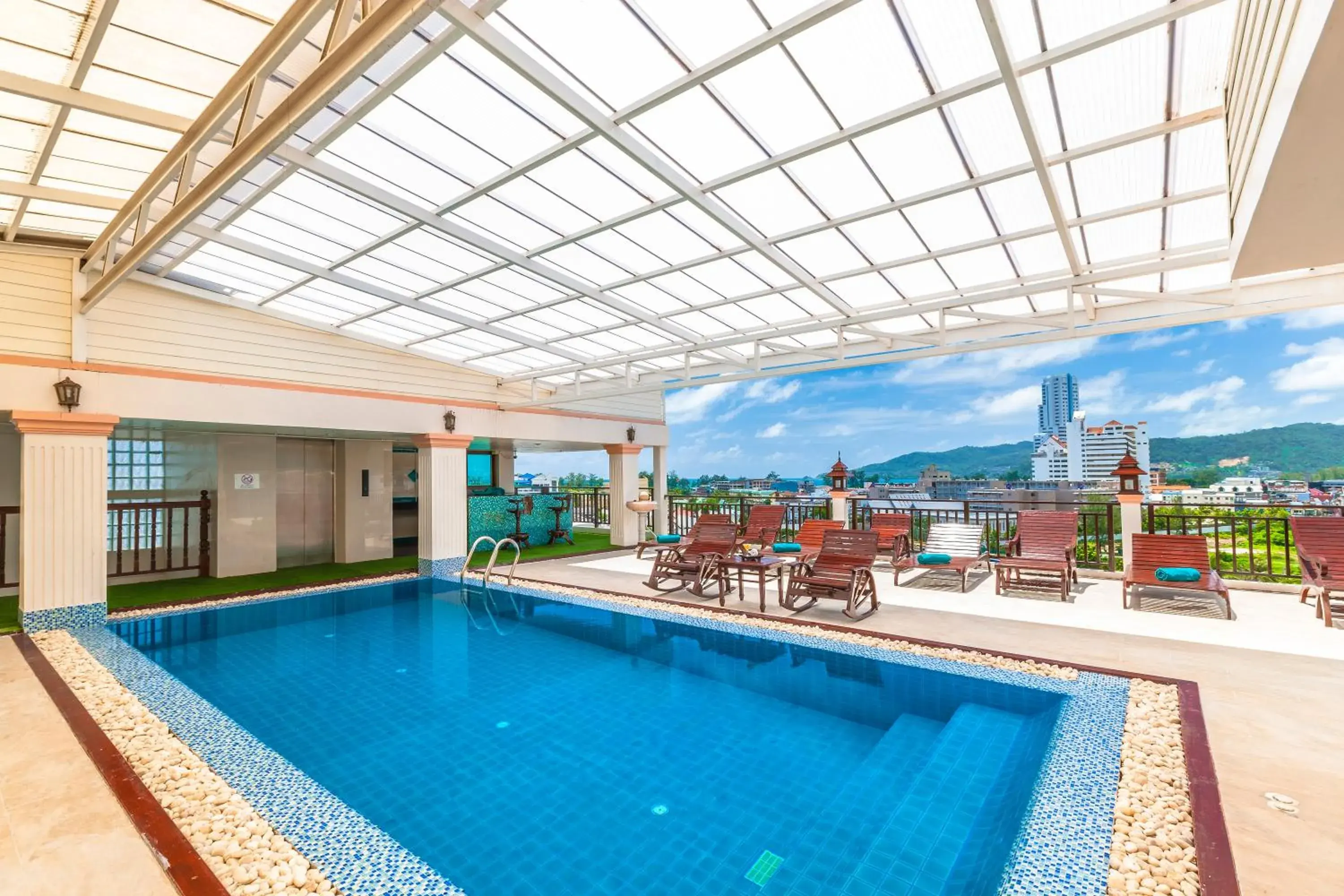 Swimming pool in Patong Heaven Swimming pool in Patong Heaven