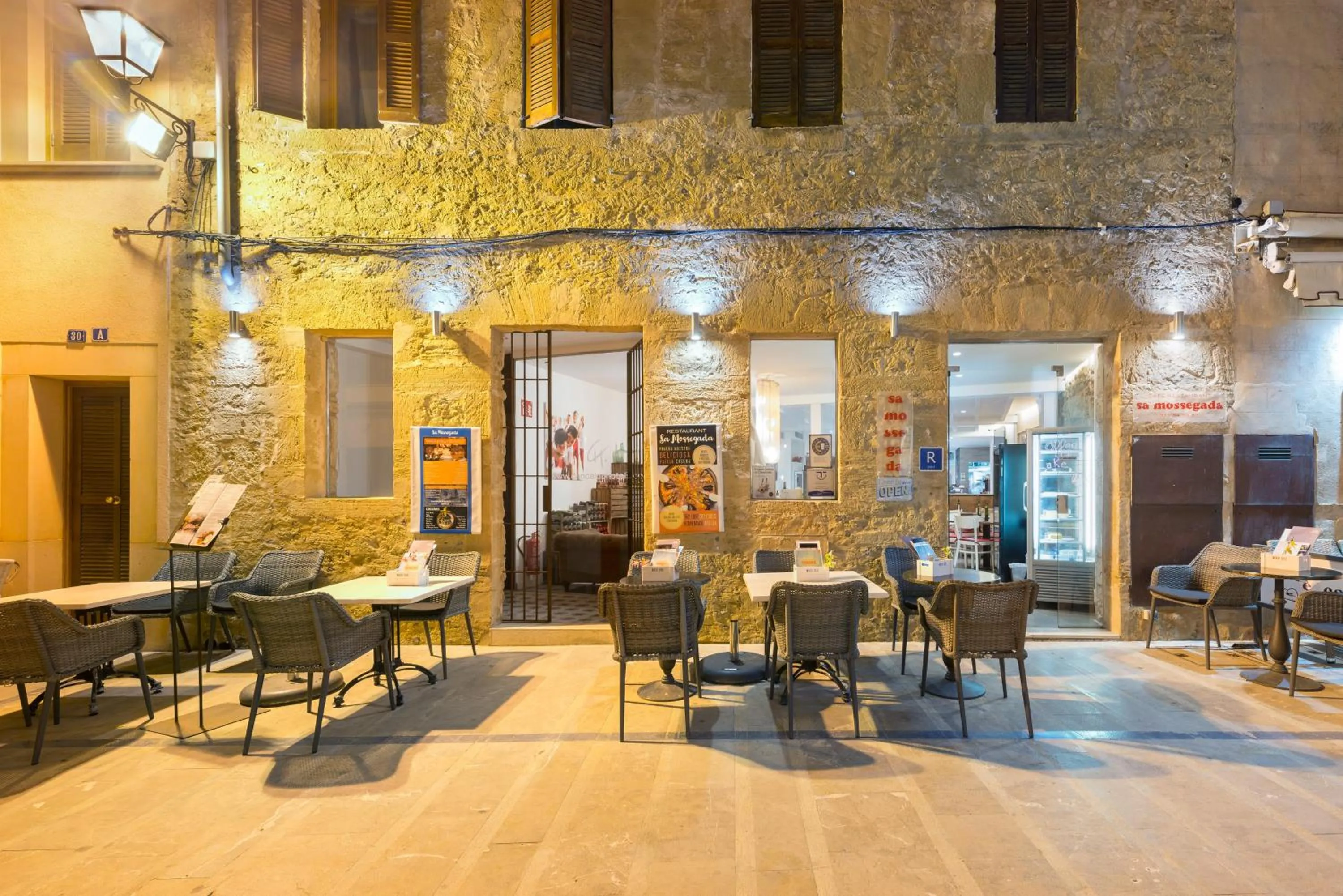 Restaurant/places to eat in Hotel Can Simo