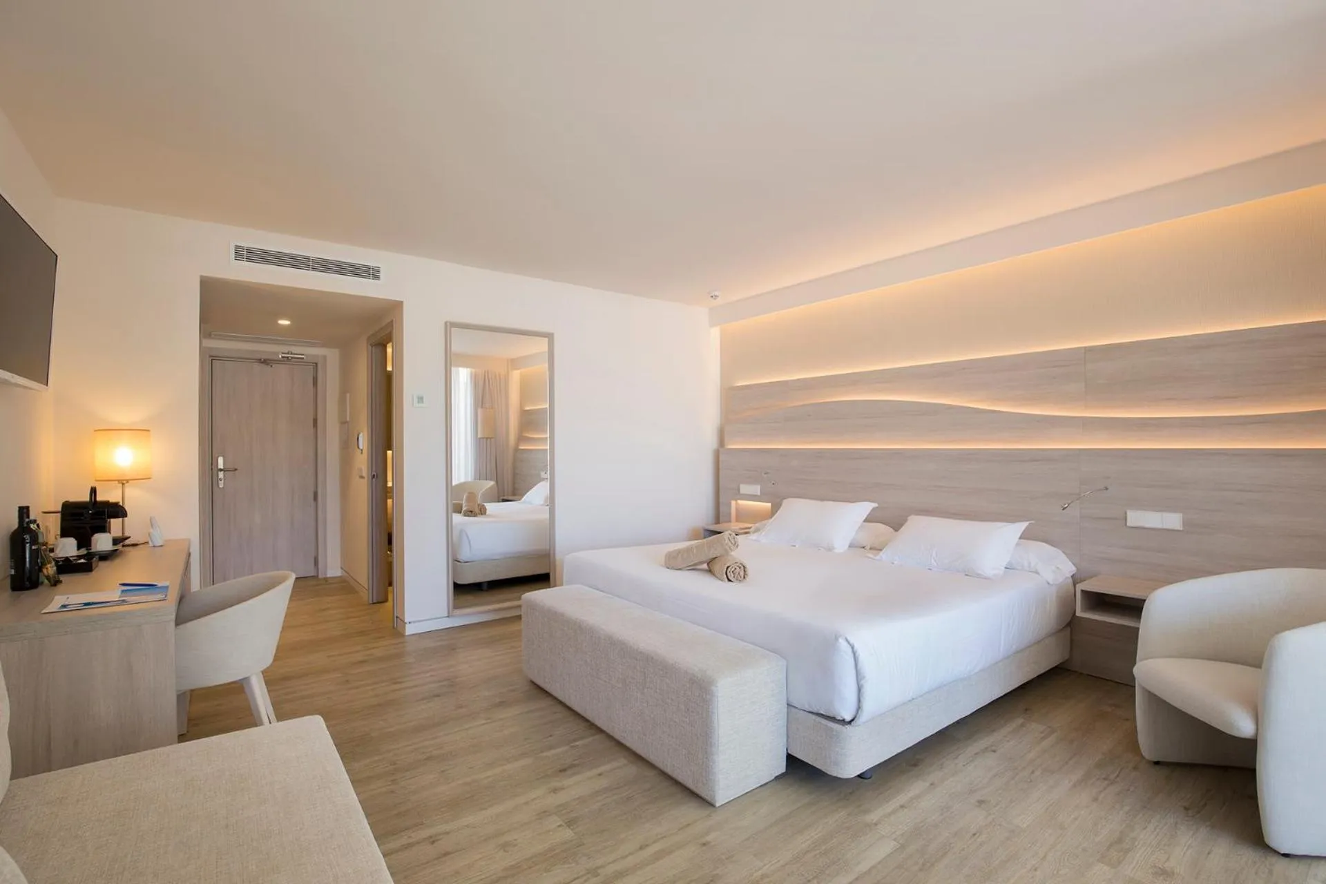 Coffee/tea facilities, Bed in Canyamel Park Hotel & Spa - 4* Sup - Adults only (+16)