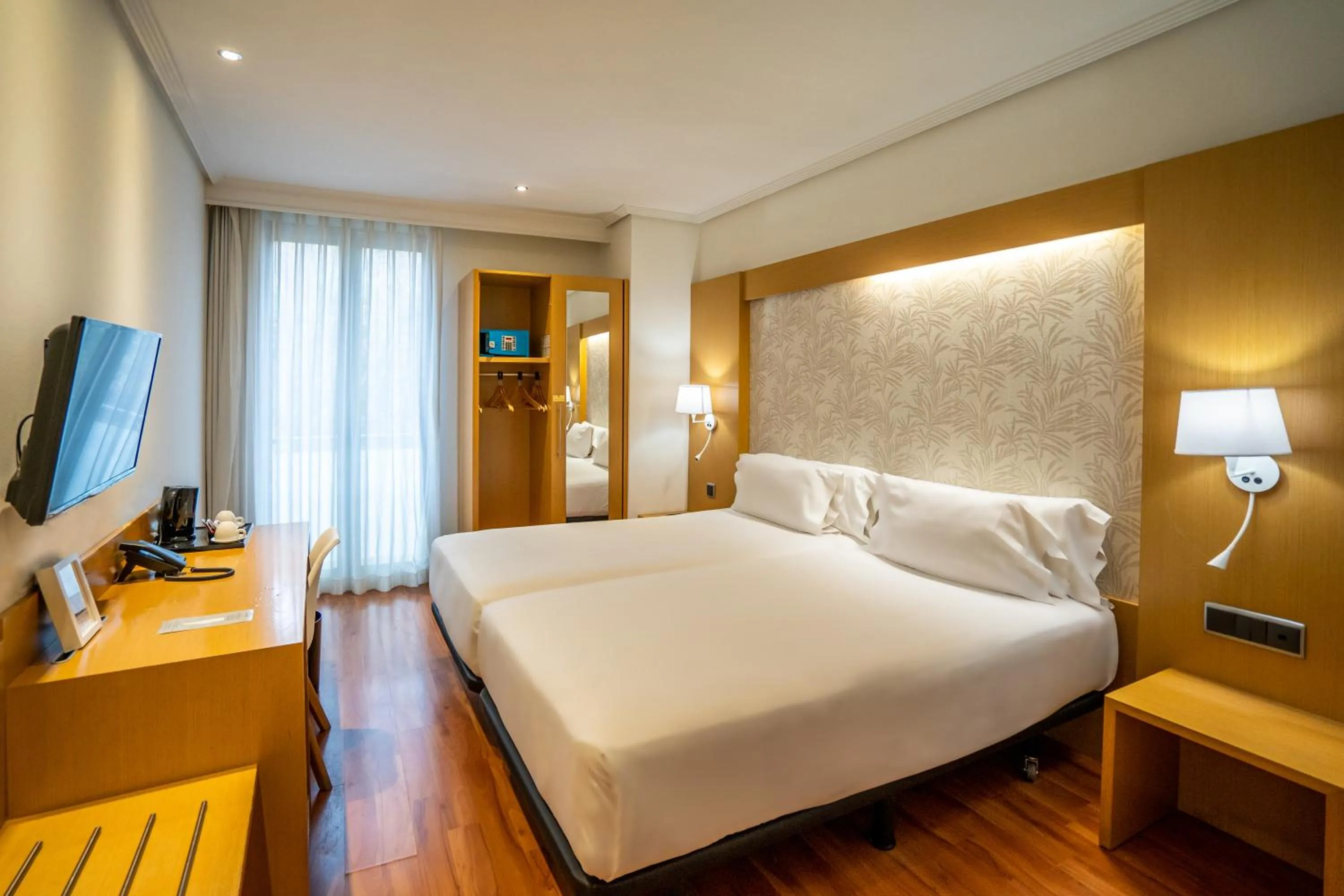 Bed in Abba Rambla Hotel