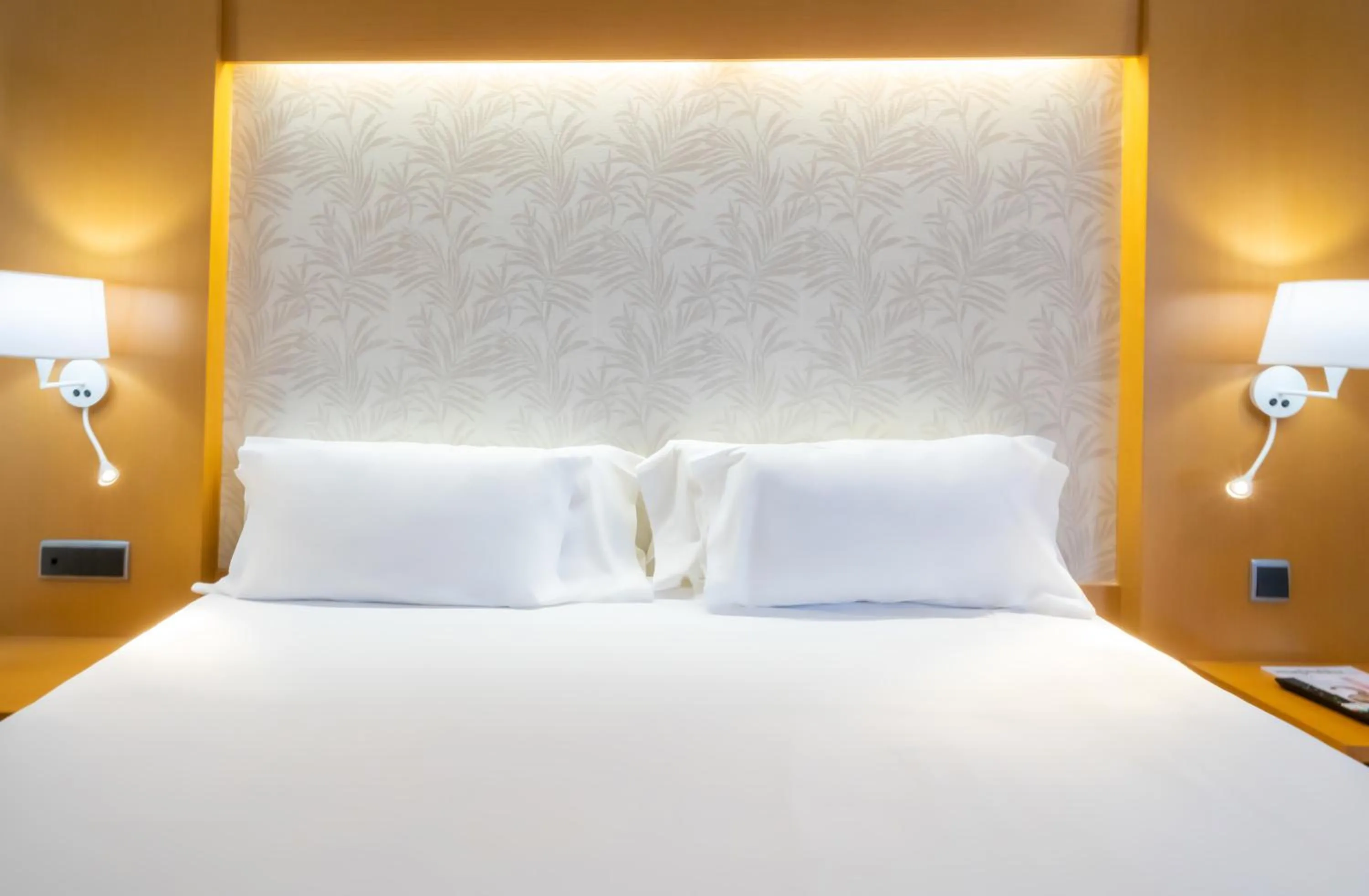 Bed in Abba Rambla Hotel