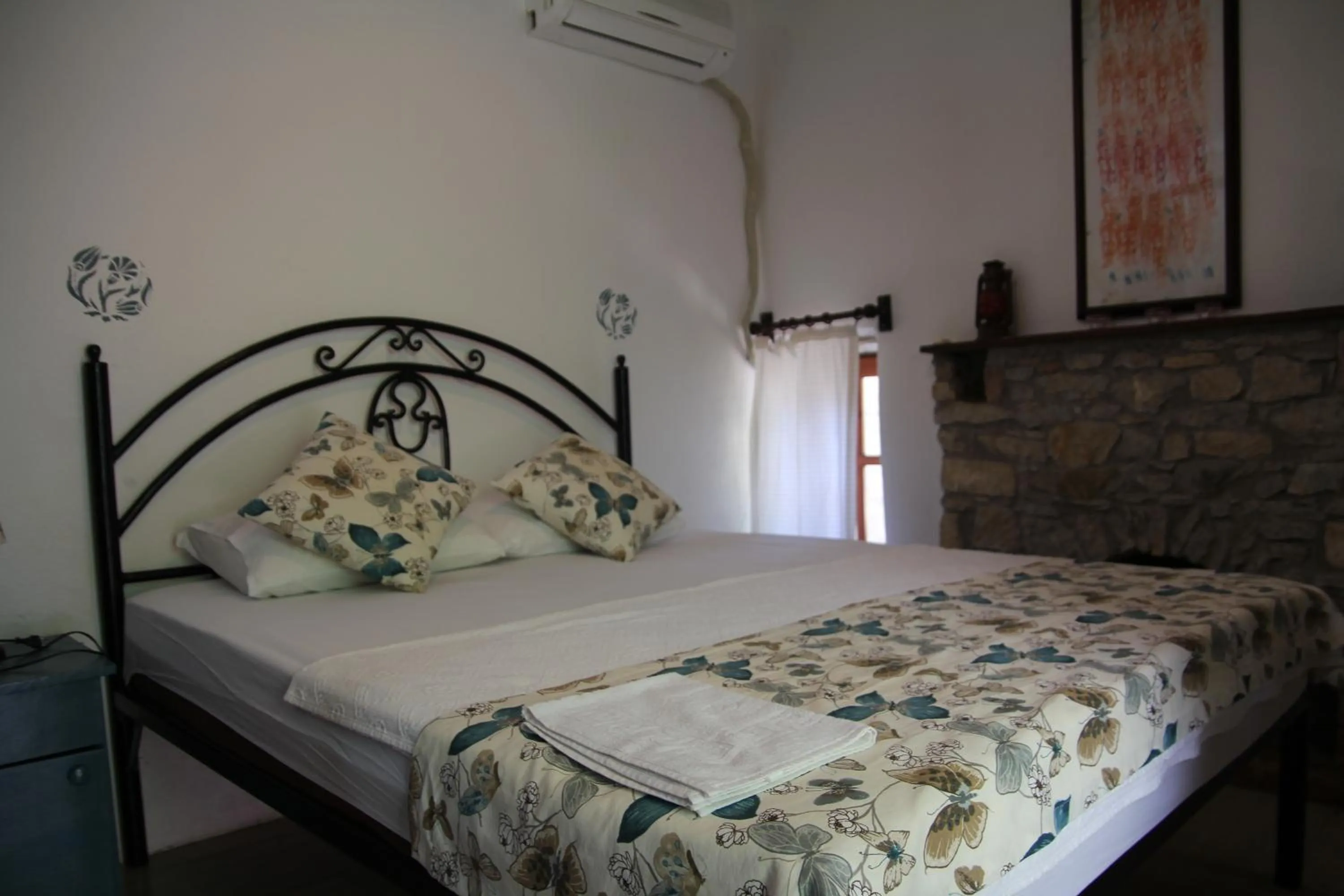 Bed in Eski Datça Pansiyon