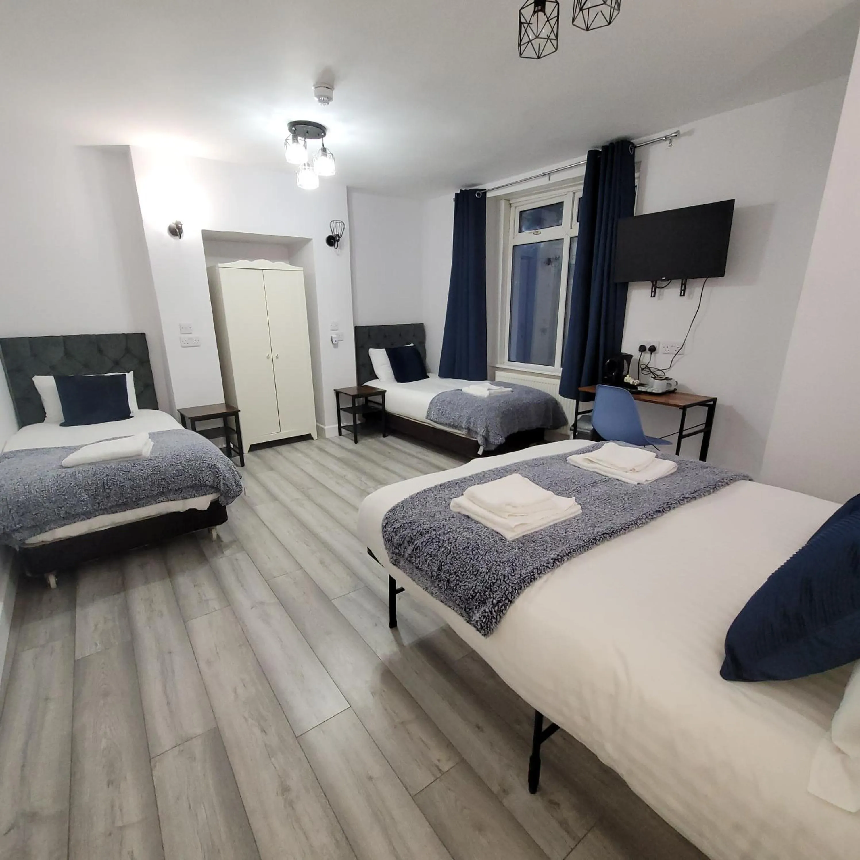 Bed in Argyle Square Hotel