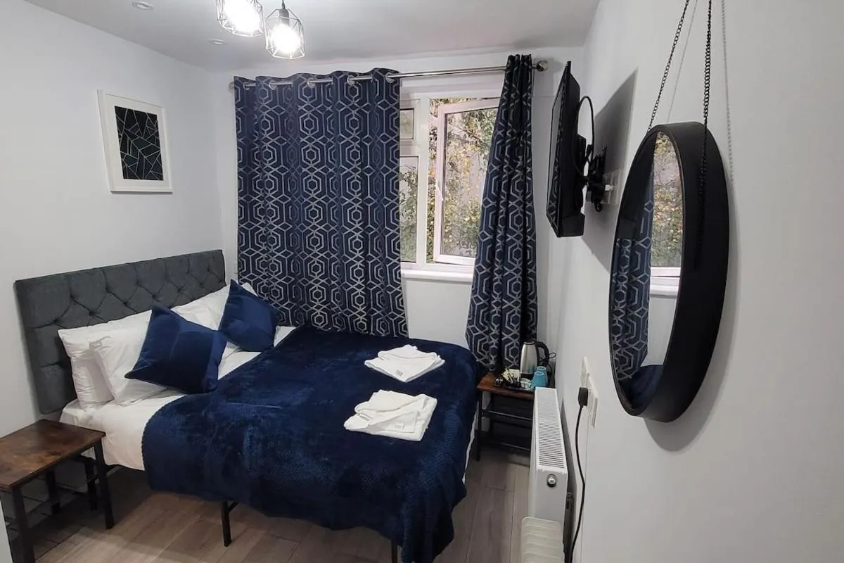 Bed in Argyle Square Hotel