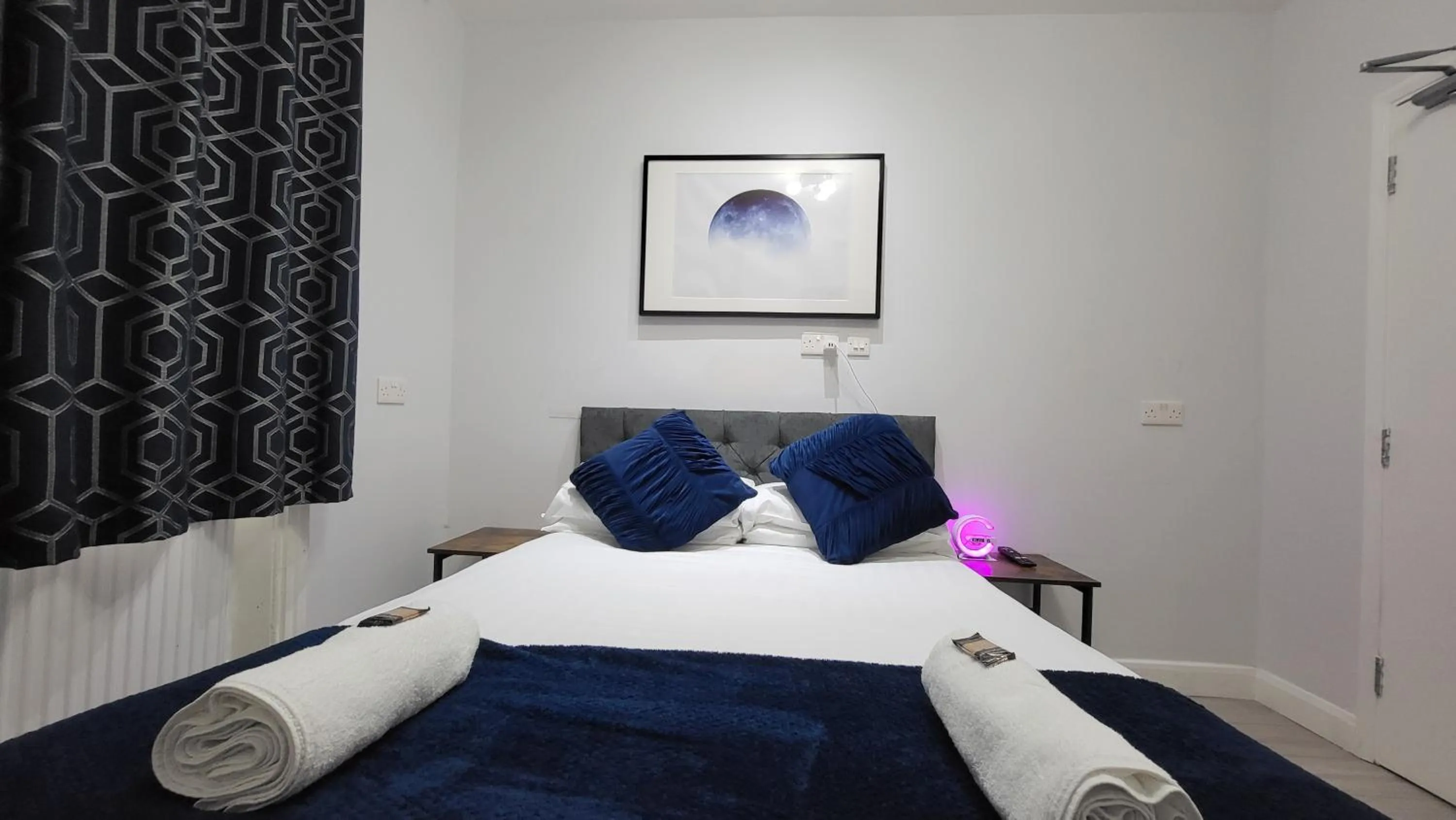 Bed in Argyle Square Hotel