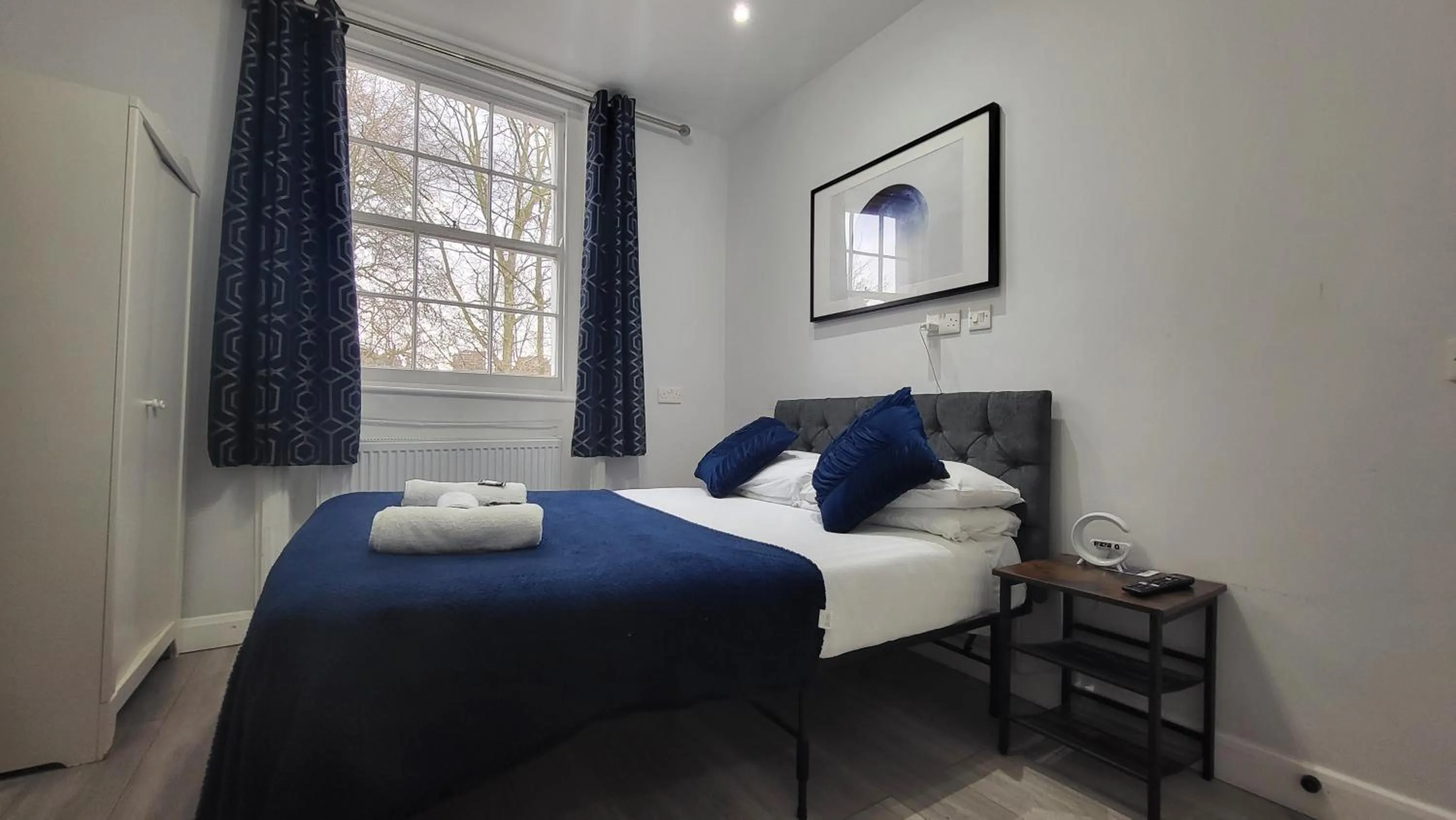 Bed in Argyle Square Hotel