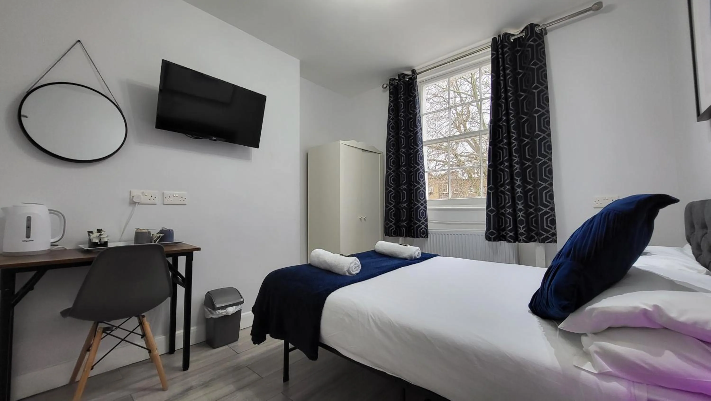 Bed in Argyle Square Hotel