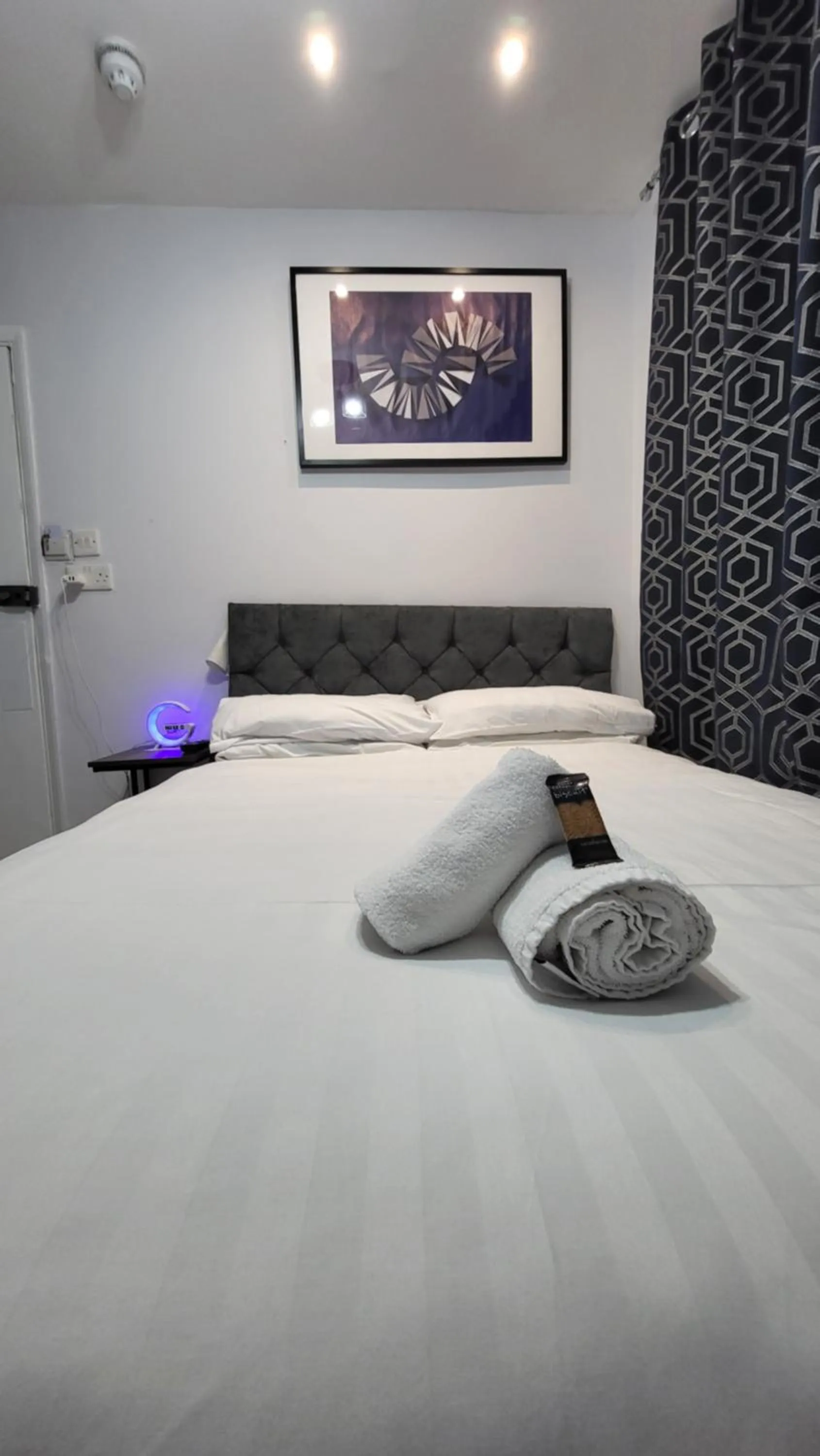 Bed in Argyle Square Hotel