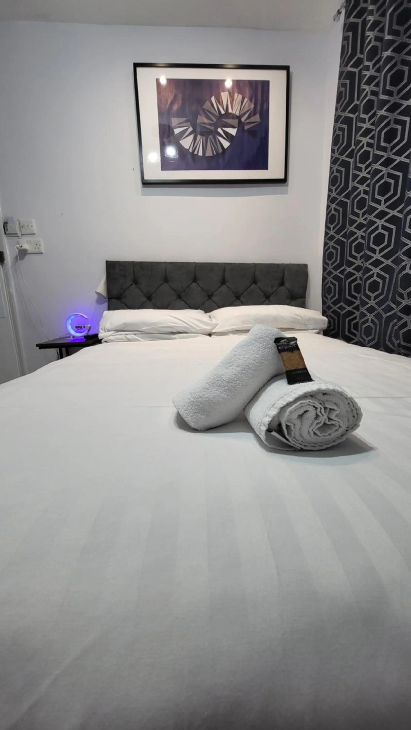 Bed in Argyle Square Hotel