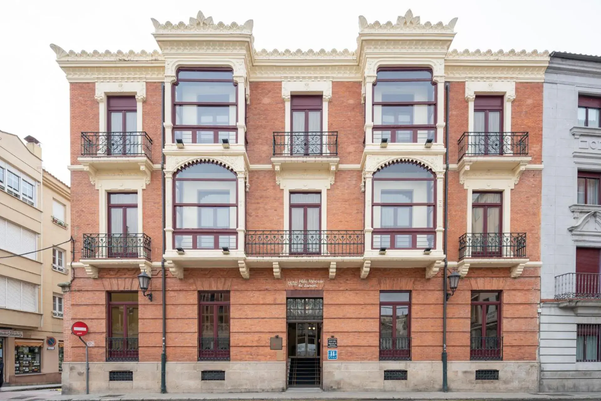Facade/entrance in Hotel Alda Mercado de Zamora Facade/entrance in Hotel Alda Mercado de Zamora