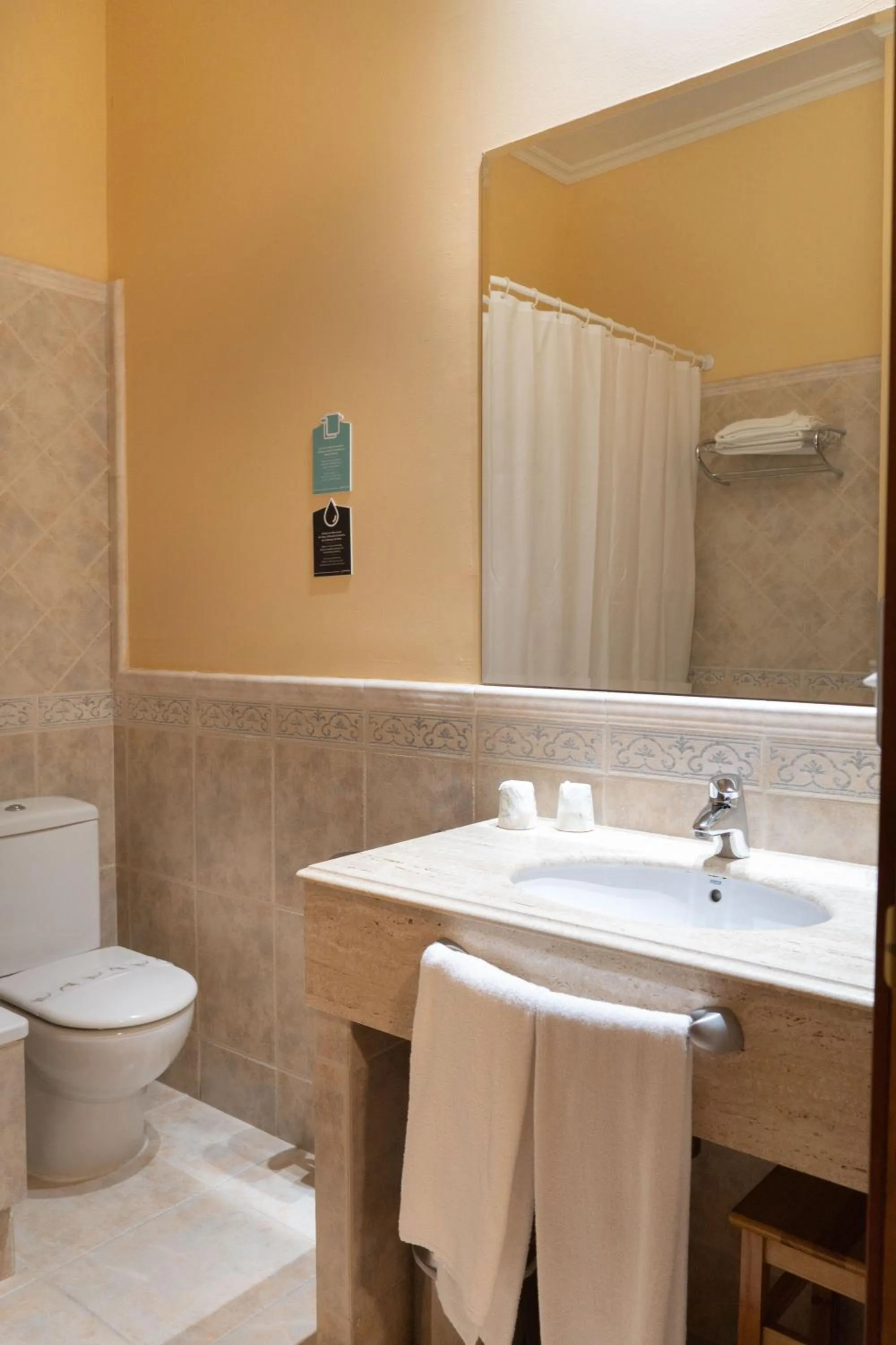 Bathroom in Hotel Alda Mercado de Zamora