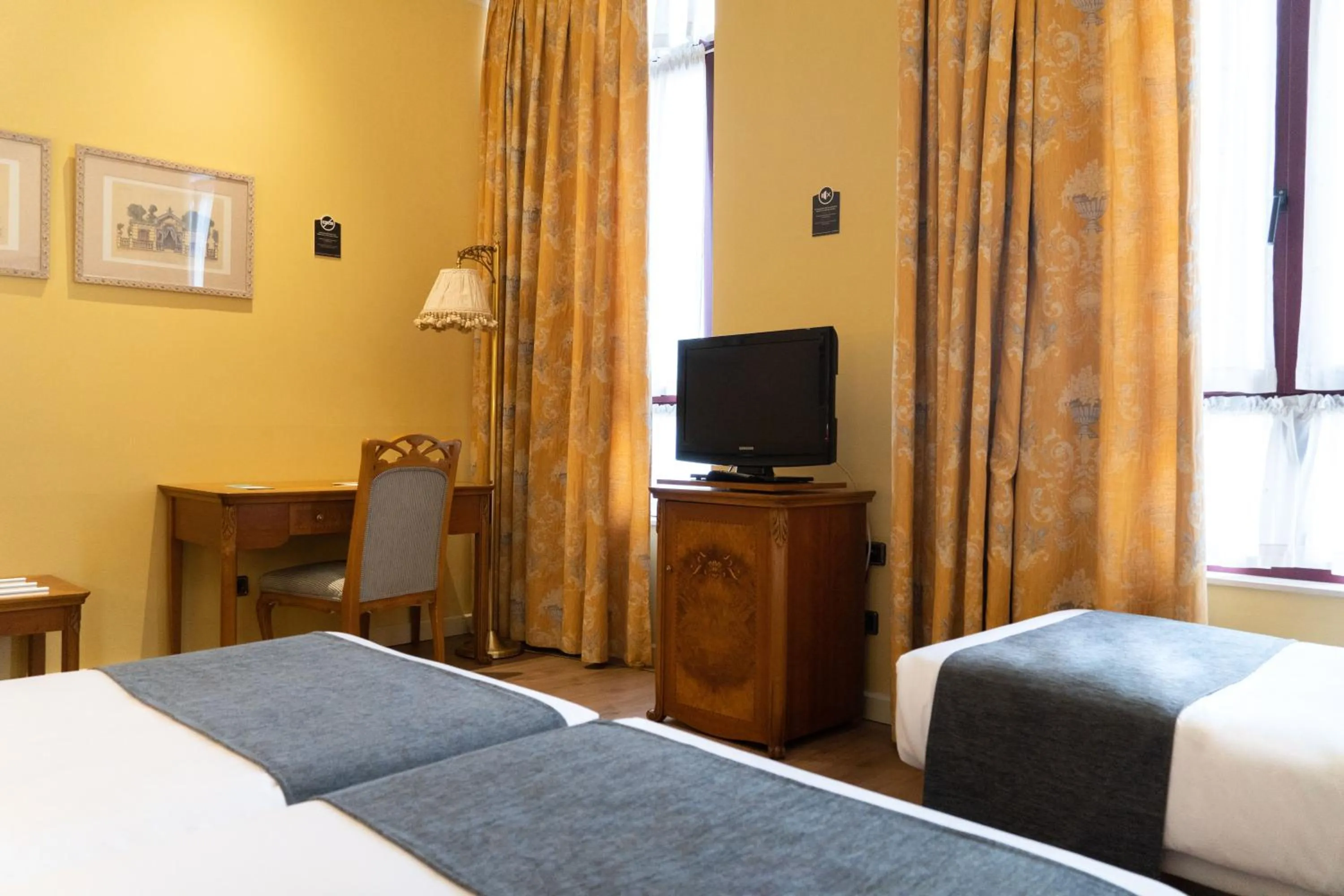 Bedroom, Bed in Hotel Alda Mercado de Zamora