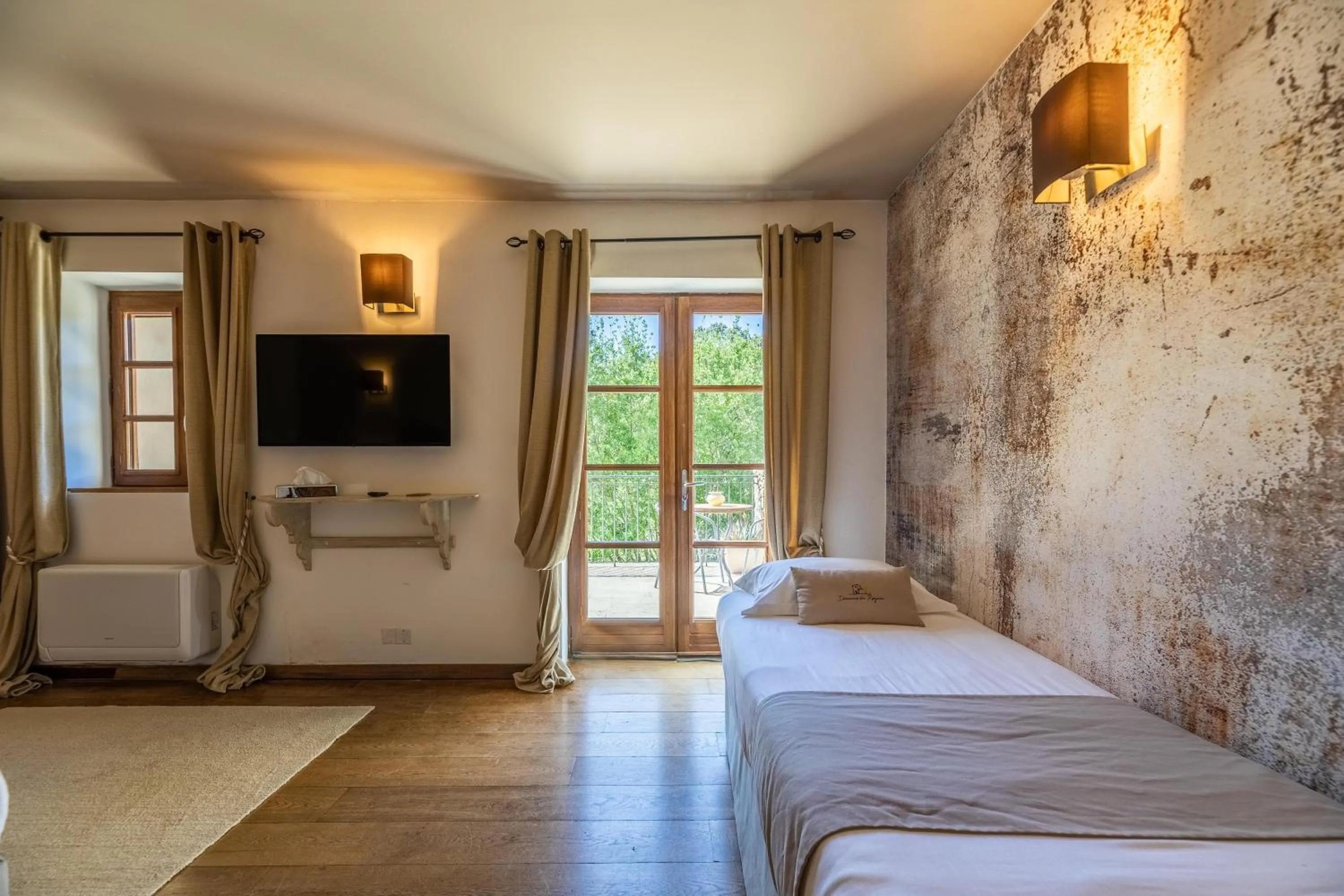 Bed in Domaine du Reginu