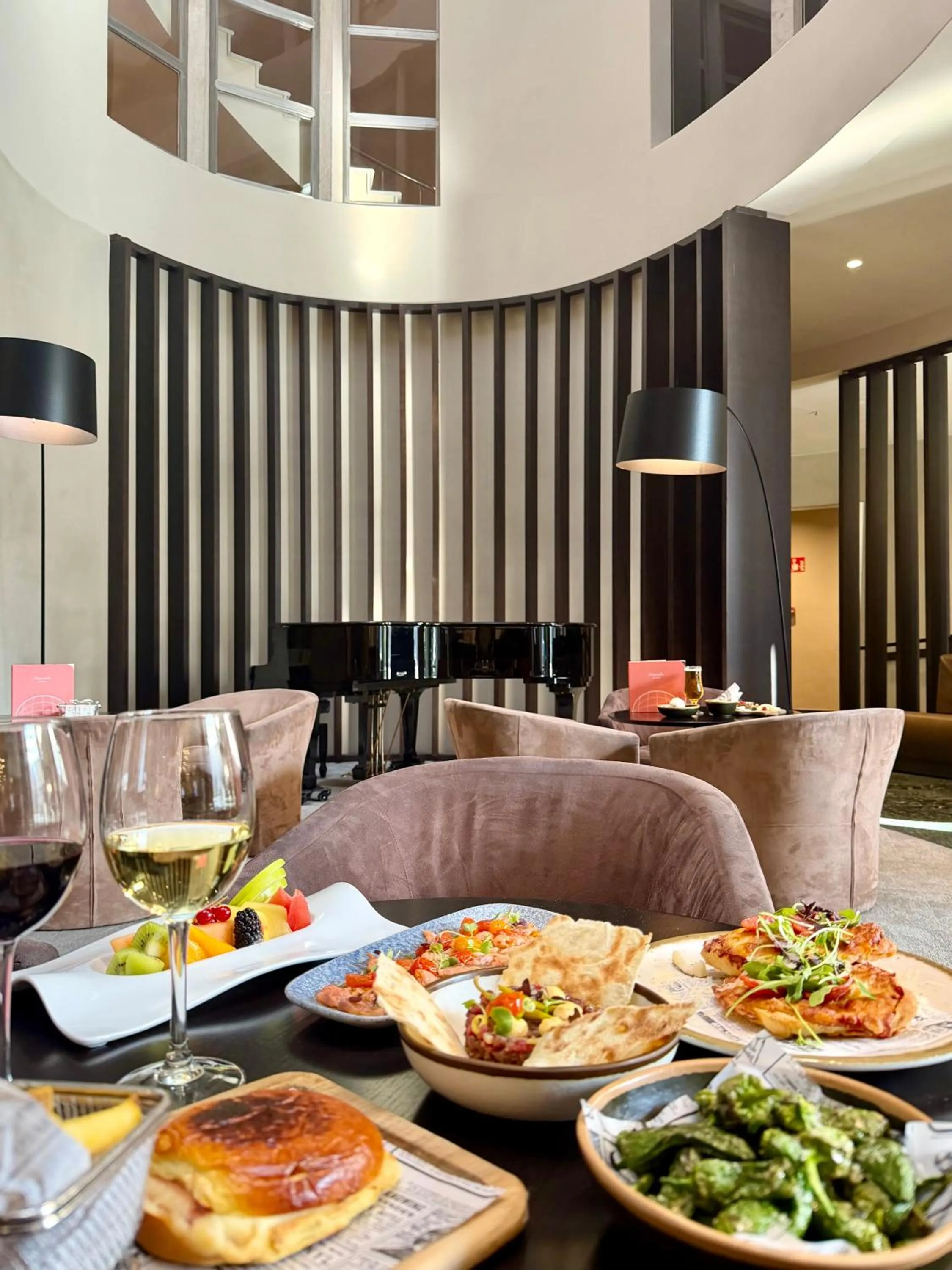 Lounge or bar in Gran Hotel Havana 4Sup by Escampa Hotels