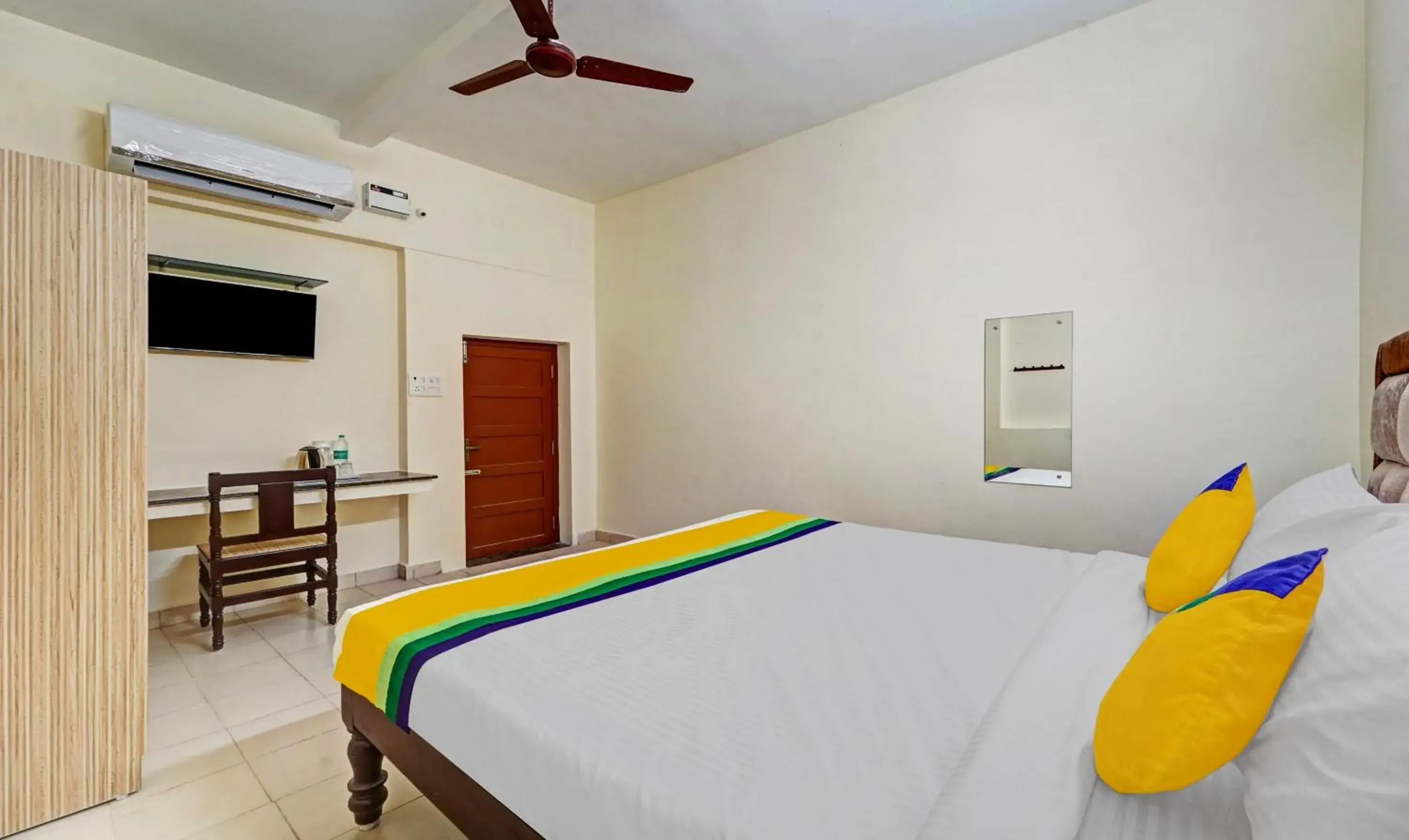 Bedroom, Bed in Itsy Hotels Green Villaa, 2 Km From Pondicherry Railway Station Bedroom, Bed in Itsy Hotels Green Villaa, 2 Km From Pondicherry Railway Station