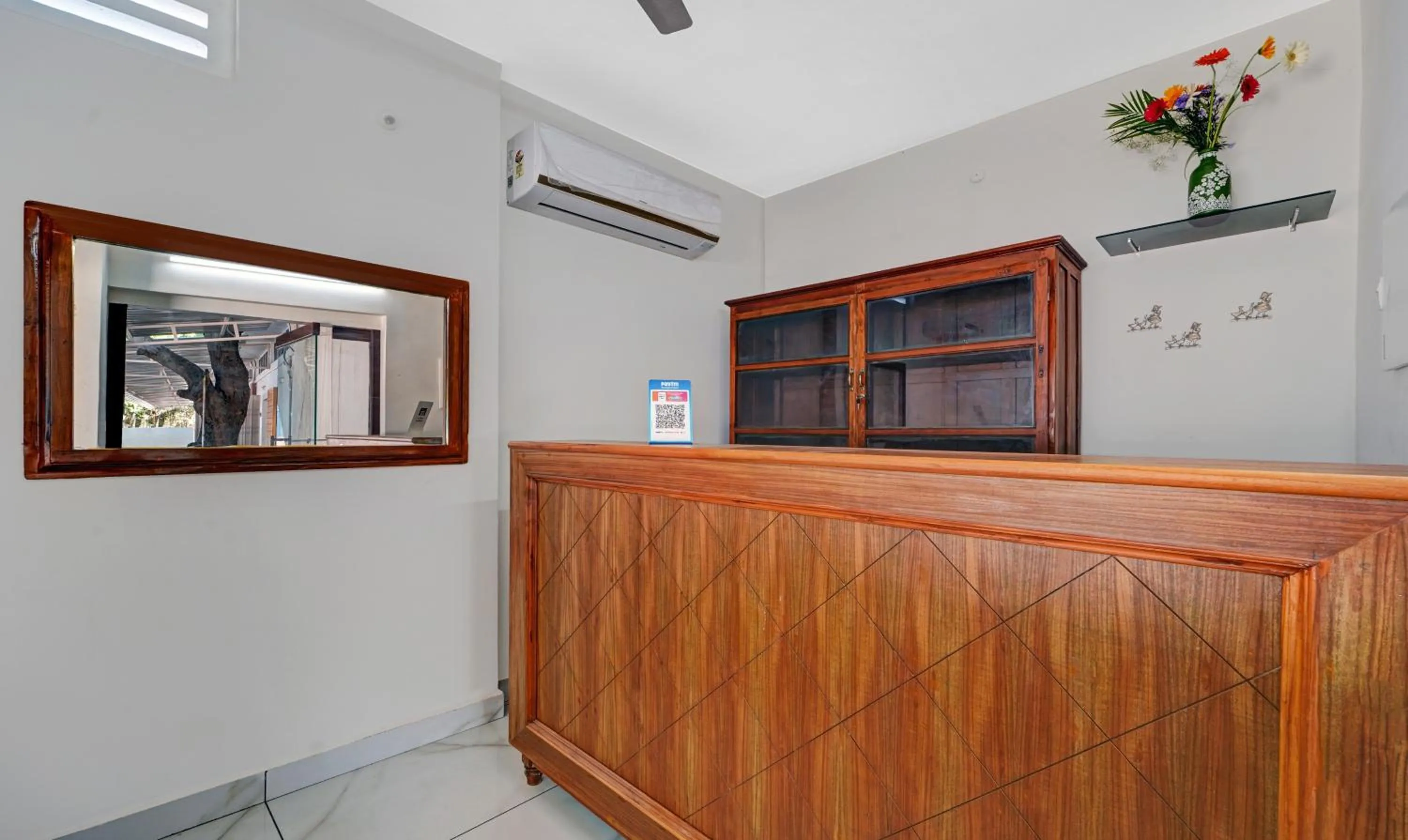 Lobby or reception in Itsy Hotels Green Villaa, 2 Km From Pondicherry Railway Station
