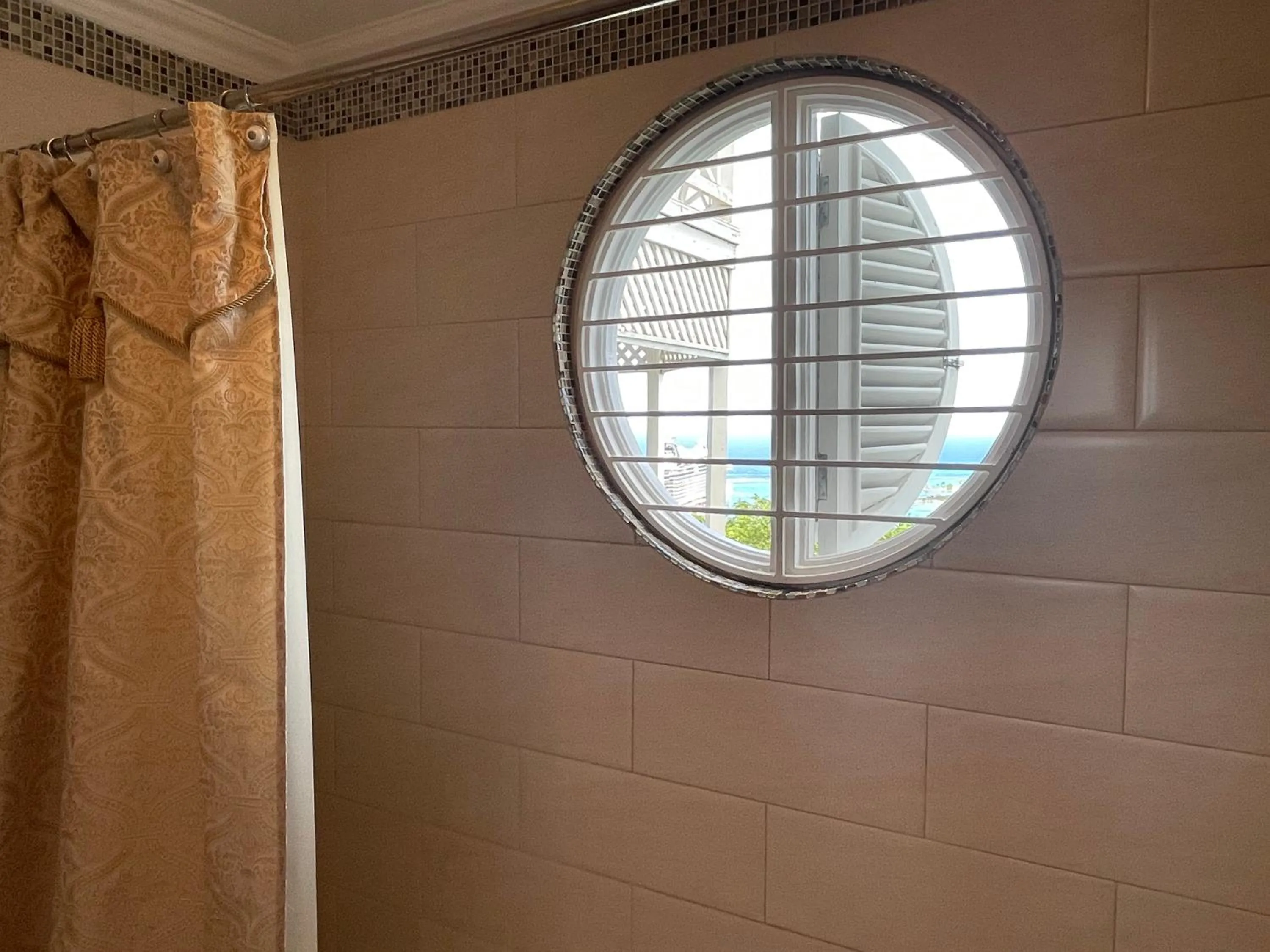 Shower in Hummingbird Retreat - Luxury Oceanview Apt, 7-Minute Walk to Beach