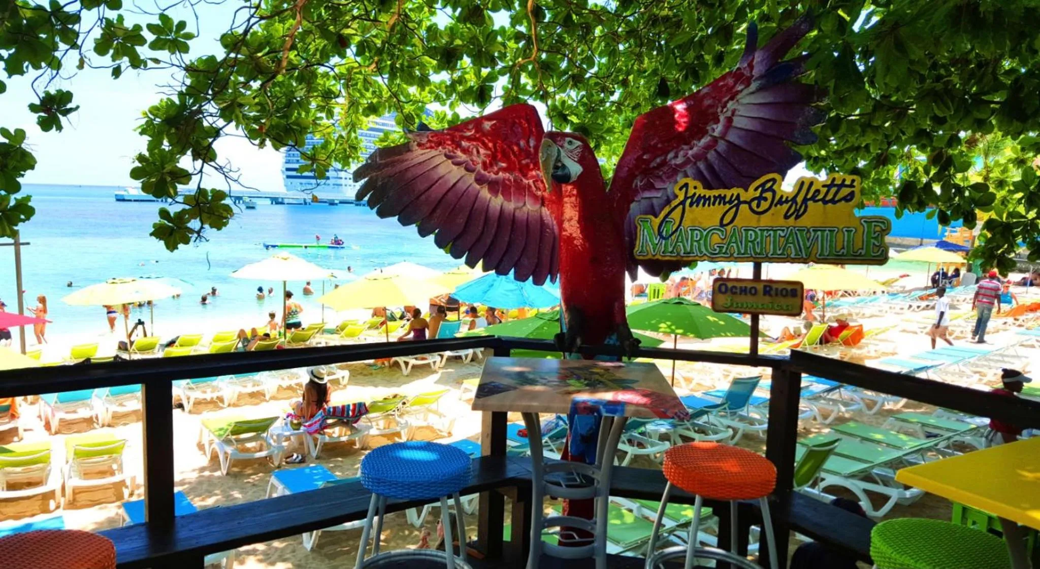 Restaurant/places to eat in Hummingbird Retreat - Luxury Oceanview Apt, 7-Minute Walk to Beach