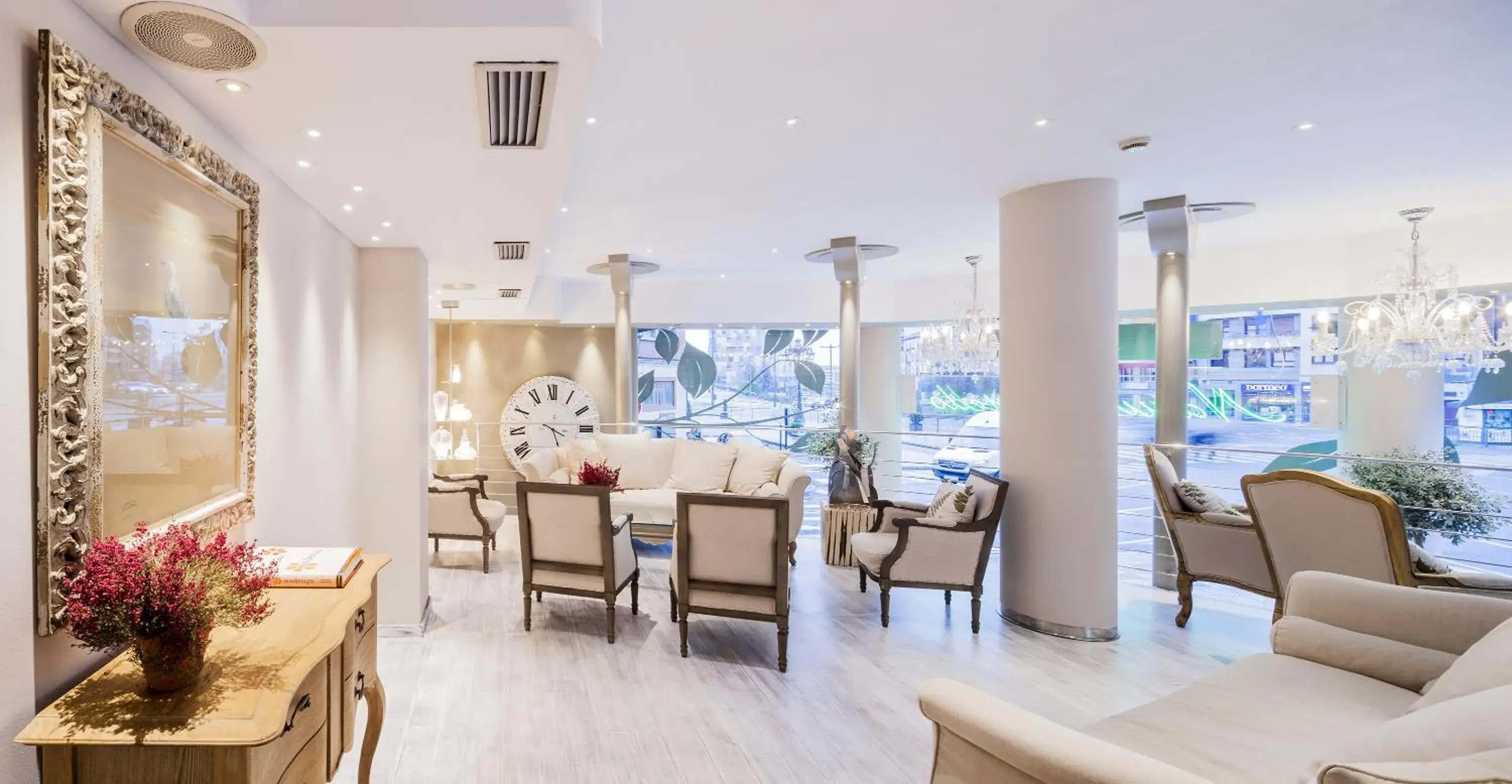 Lounge or bar in Hotel Nature Oviedo Lounge or bar in Hotel Nature Oviedo