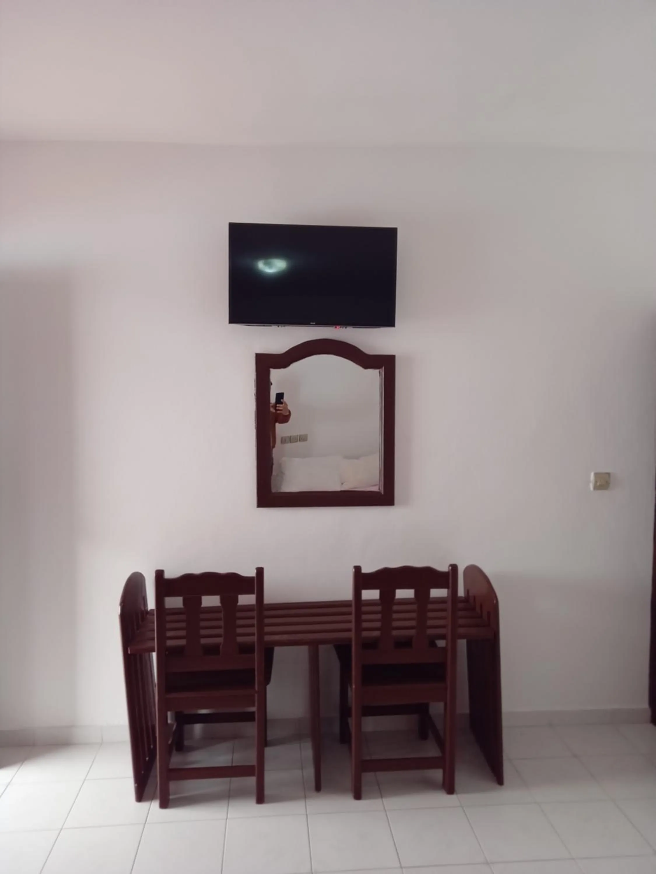 TV and multimedia in Hôtel Briech & Spa