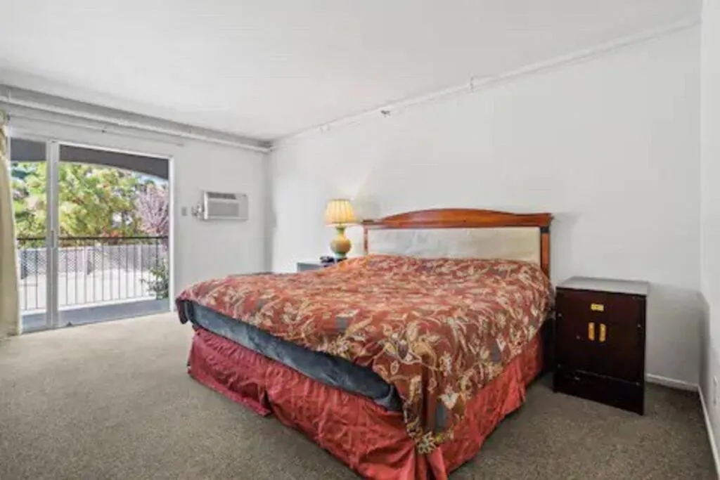 Bed in Mission Peak Lodge