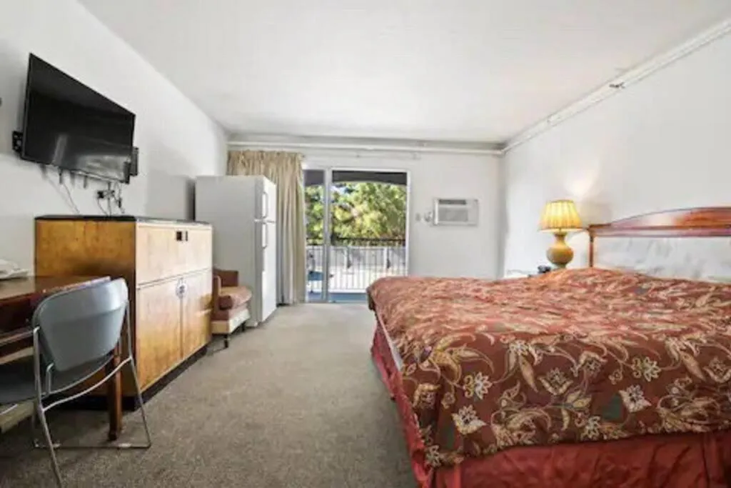 Bed in Mission Peak Lodge