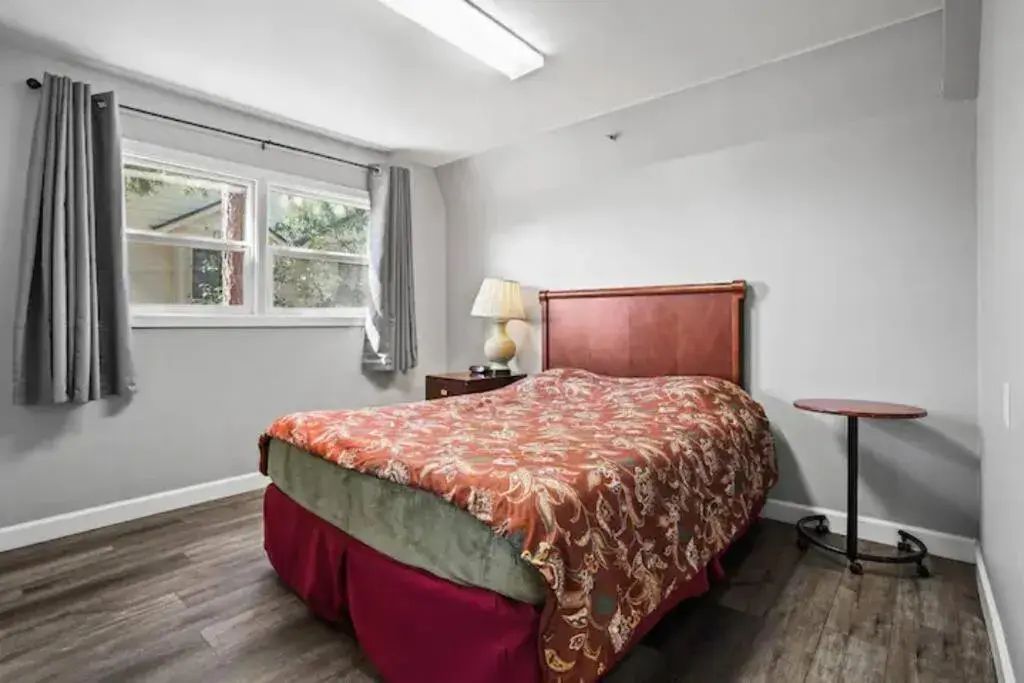 Queen Studio in Mission Peak Lodge Queen Studio in Mission Peak Lodge