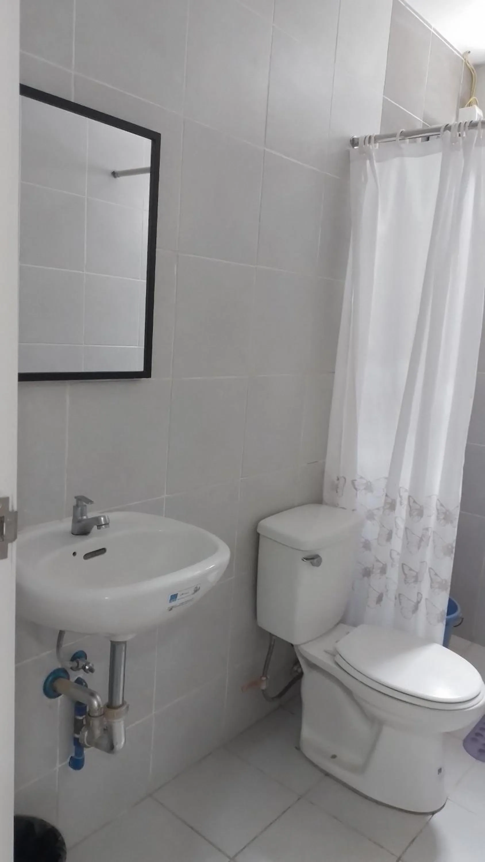 Toilet in Maria Cristesa Condotel