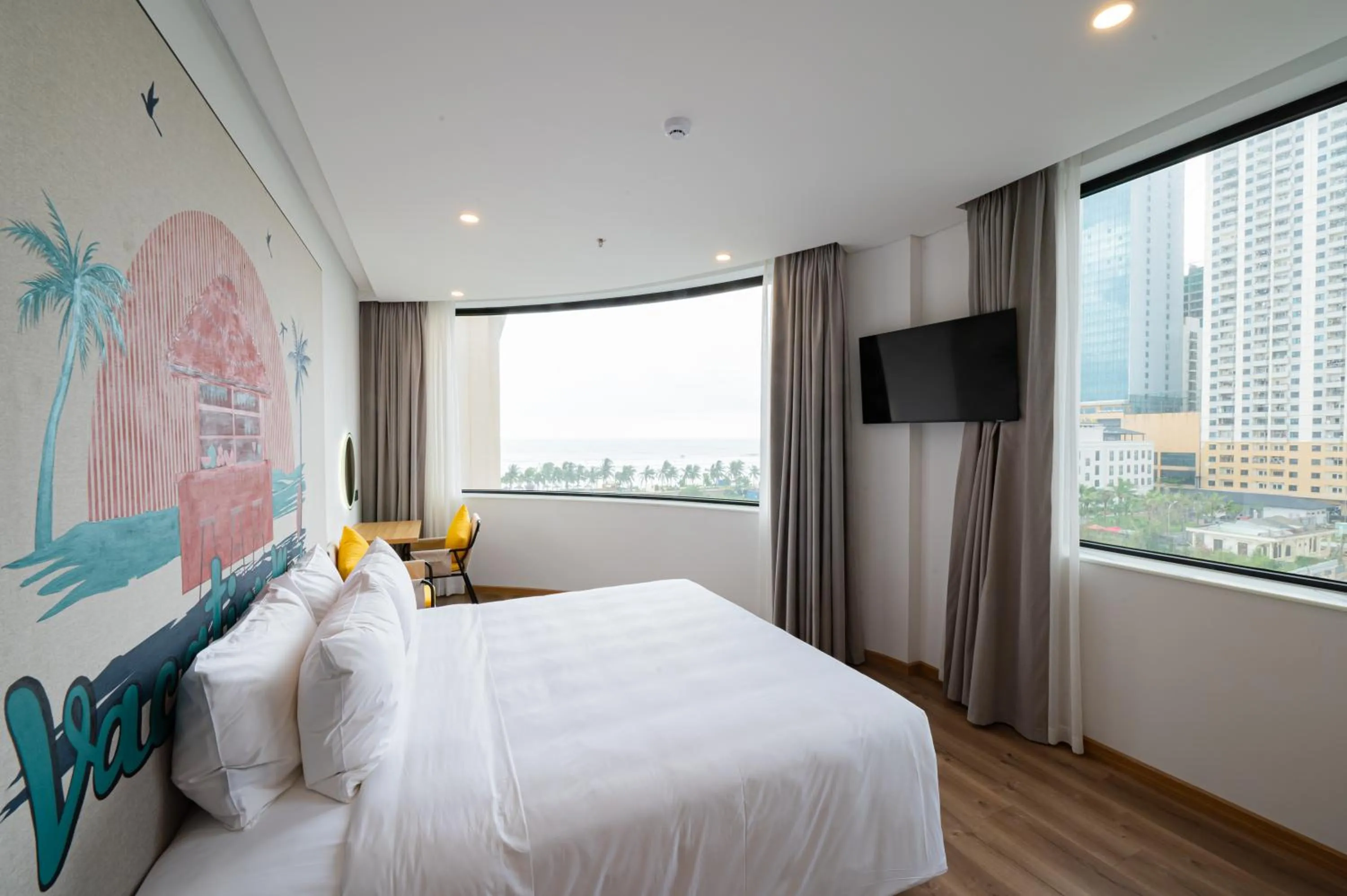 Communal lounge/ TV room, Bed in PĀMA Boutique Hotel & Bistro