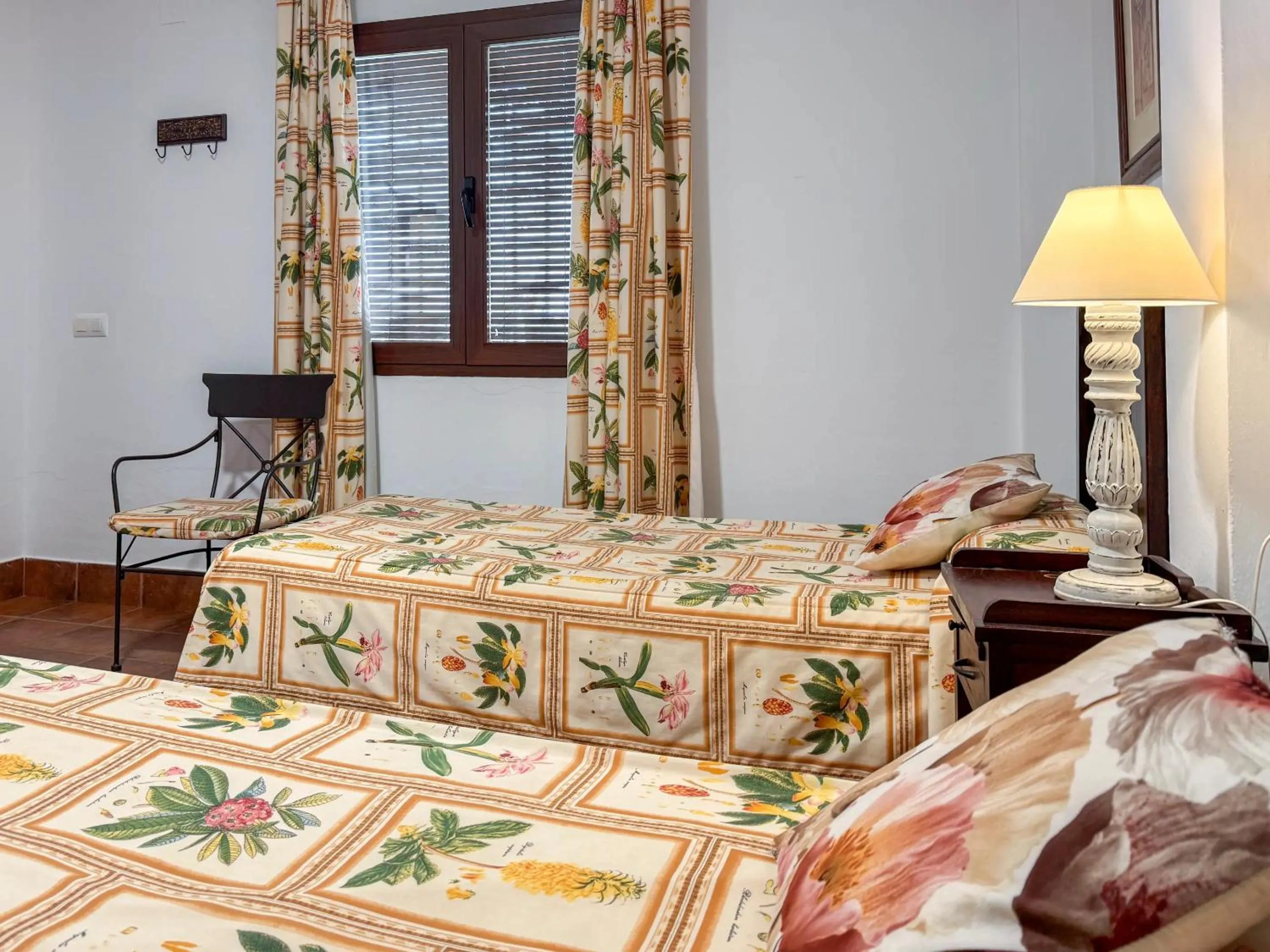 Photo of the whole room, Bed in Hotel Valsequillo