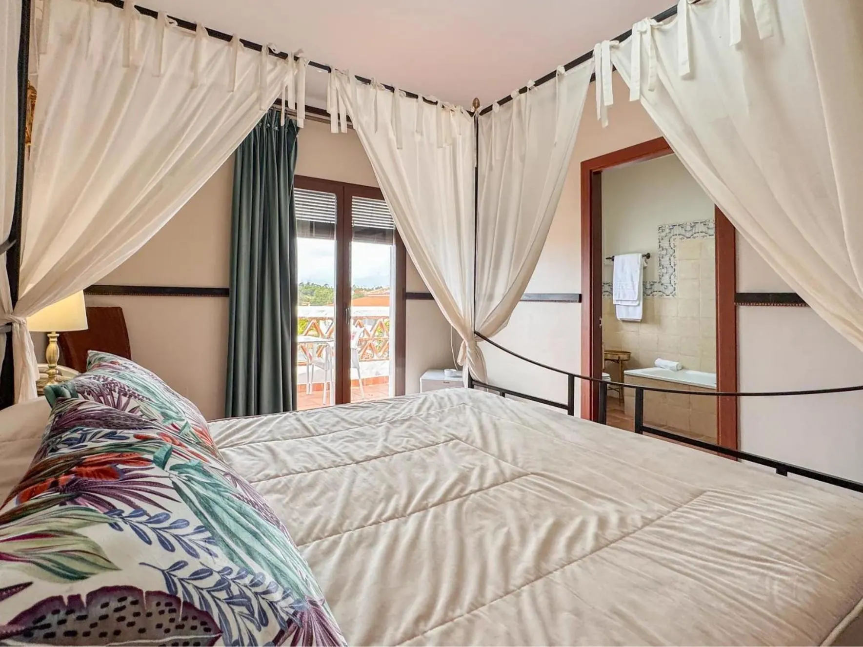 Bed in Hotel Valsequillo