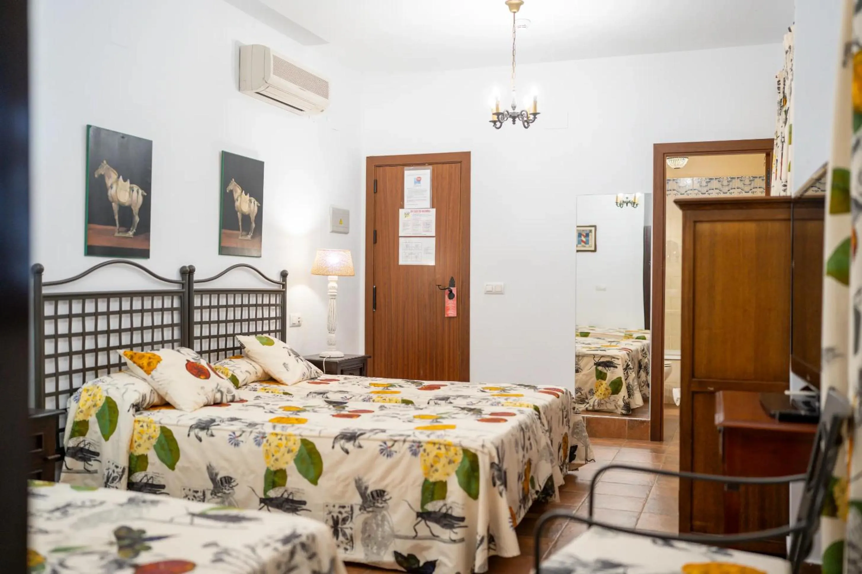 Photo of the whole room, Bed in Hotel Valsequillo