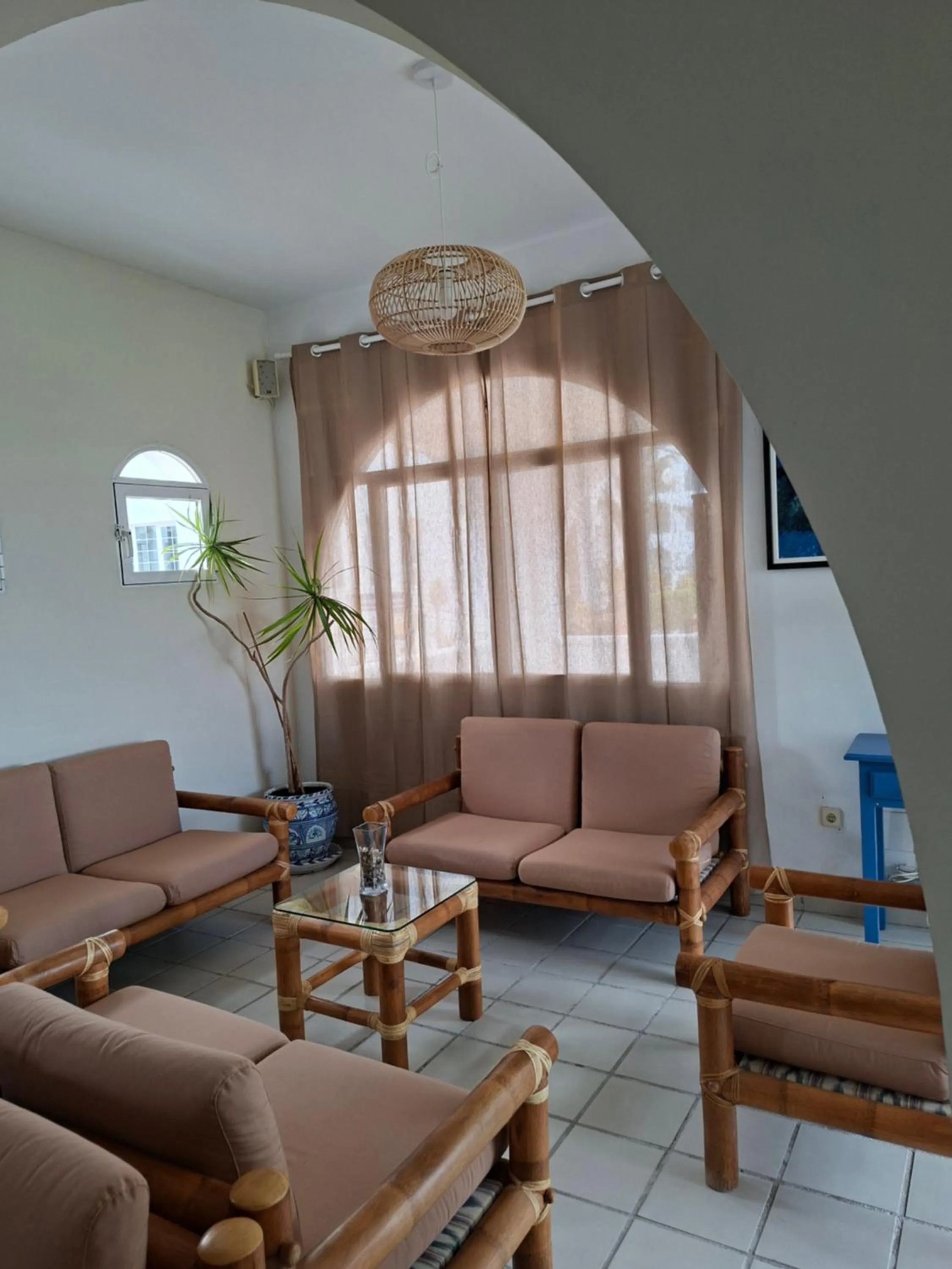 Communal lounge/ TV room in Hotel Playa Bocaina