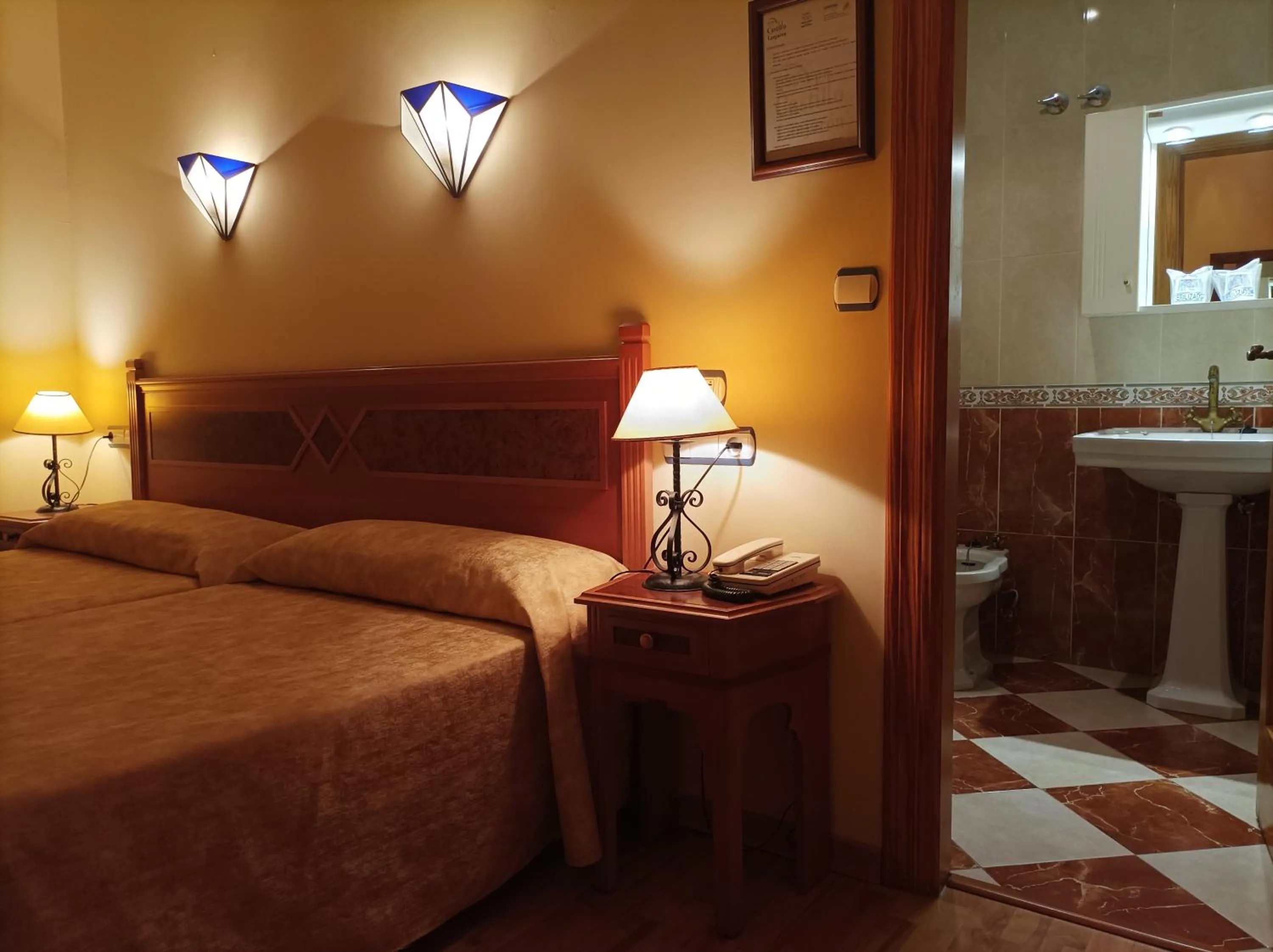 Photo of the whole room, Bed in Castillo Lanjaron