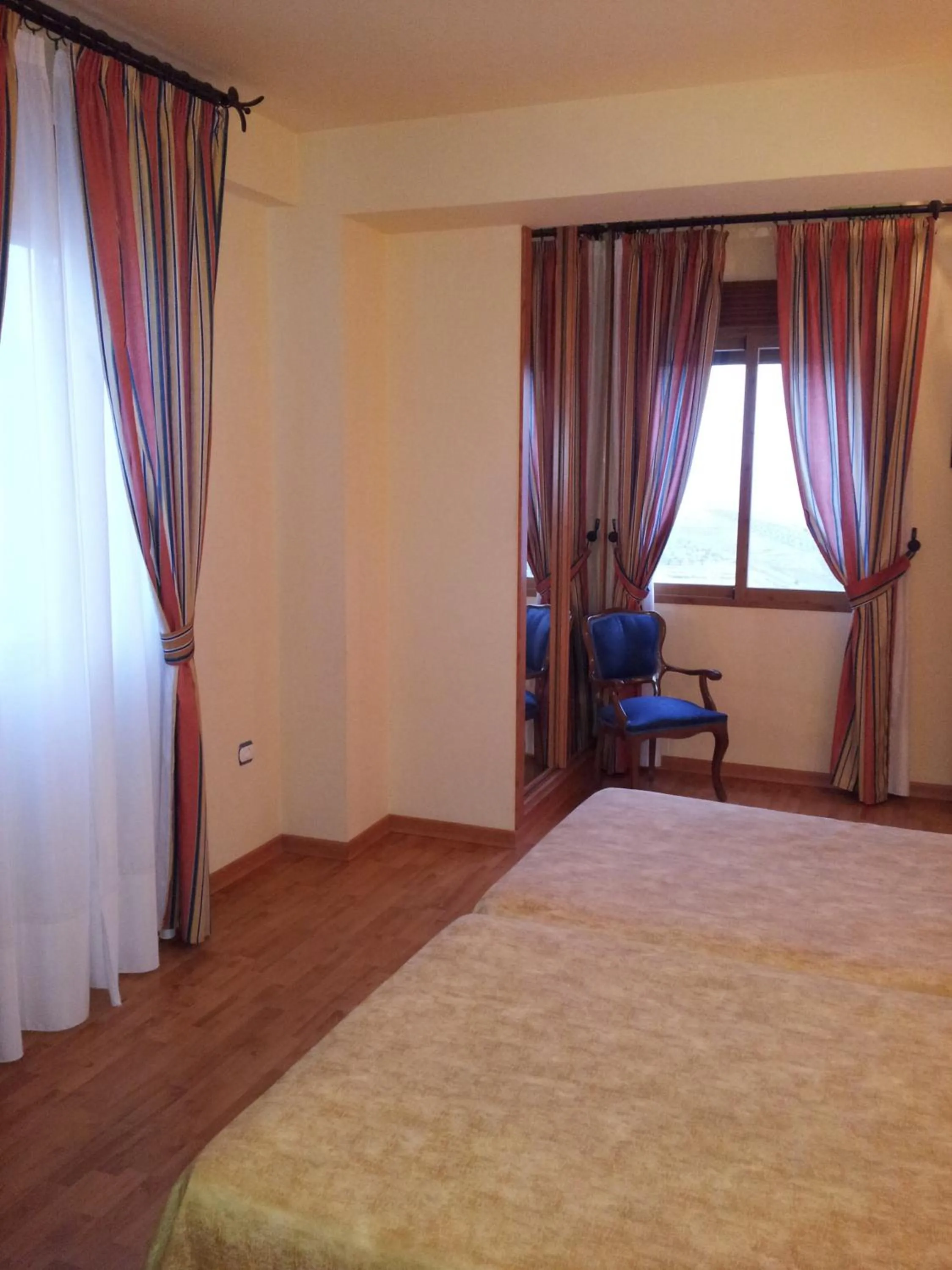 View (from property/room), Bed in Castillo Lanjaron